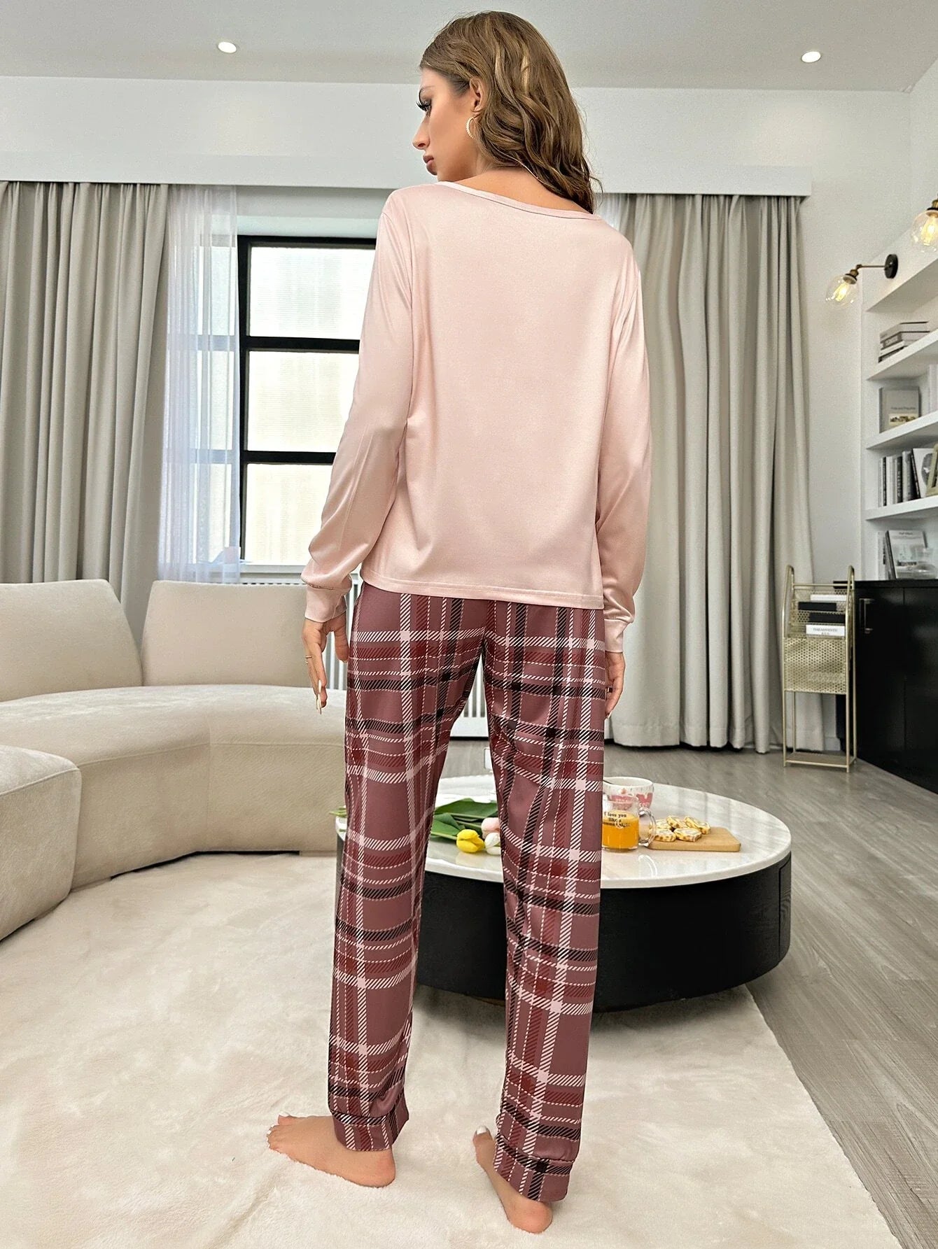 CoupledUp Conjunto de pijama com estampa xadrez e slogan