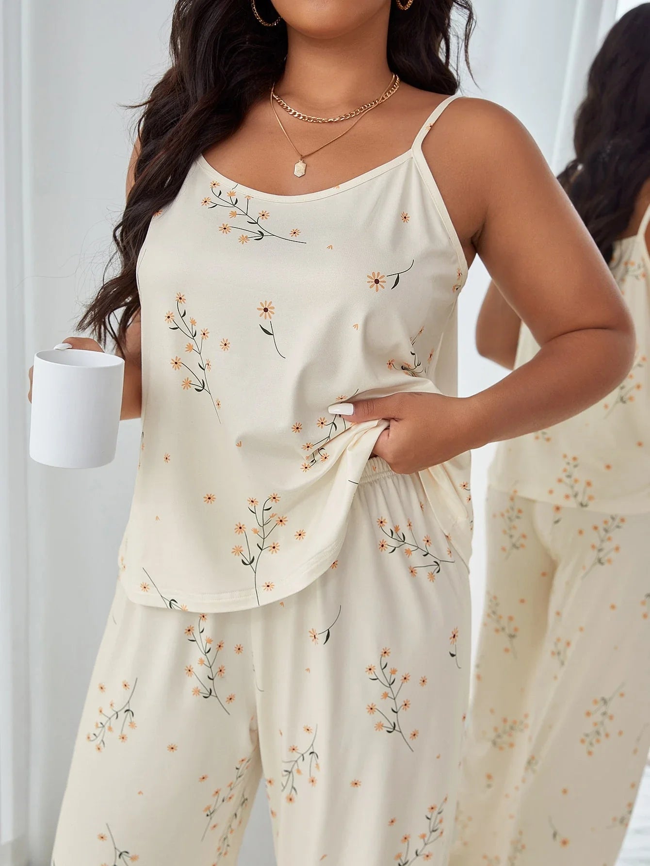Conjunto de Pijama com Camiseta Alça e Calça com Estampa Floral