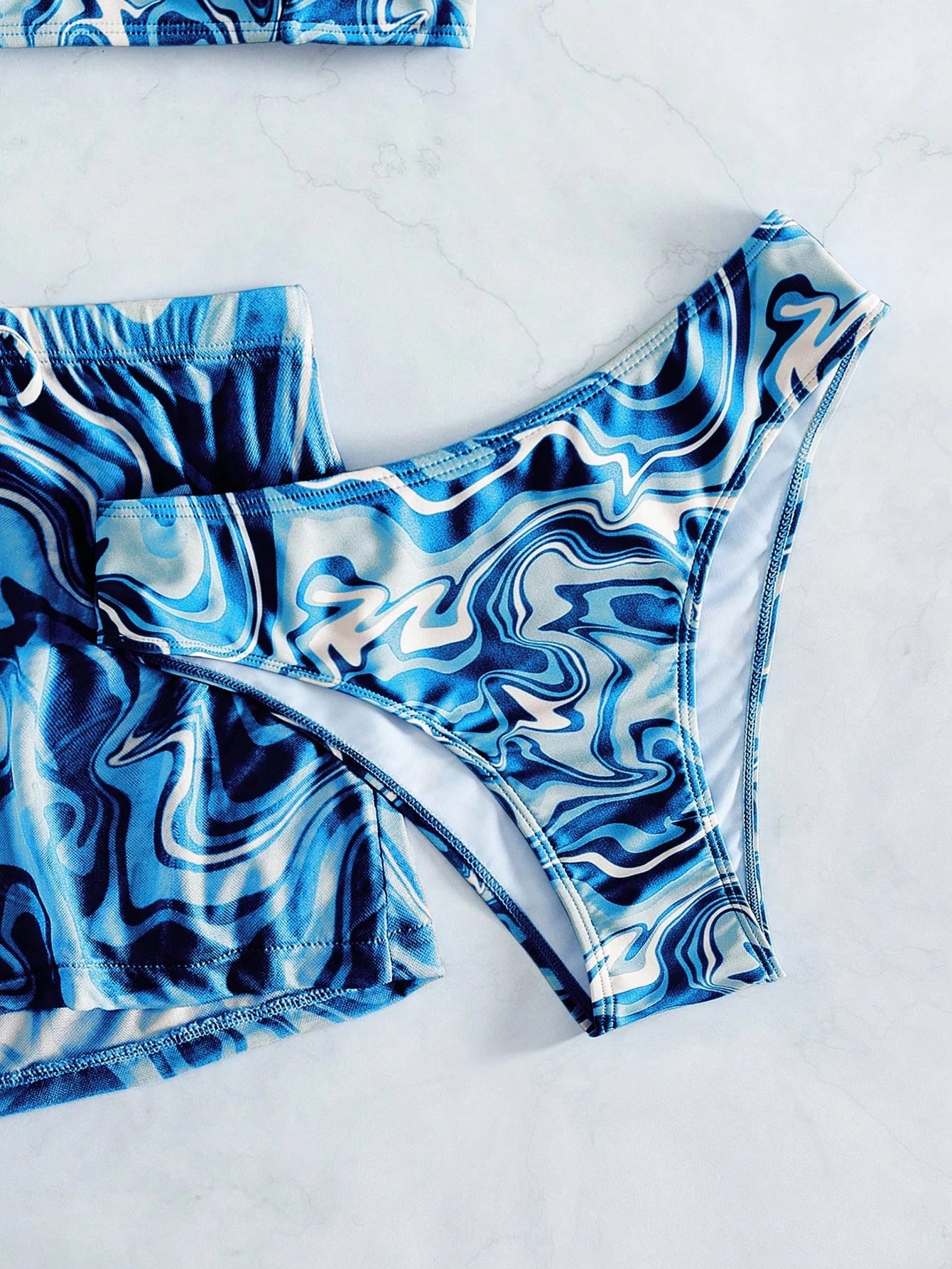 SHEIN Swim Conjunto de Maiô Bikini feminino com alças finas para o verão na Praia com Estampa de Redemoinho, impressionados aleatoriamente.