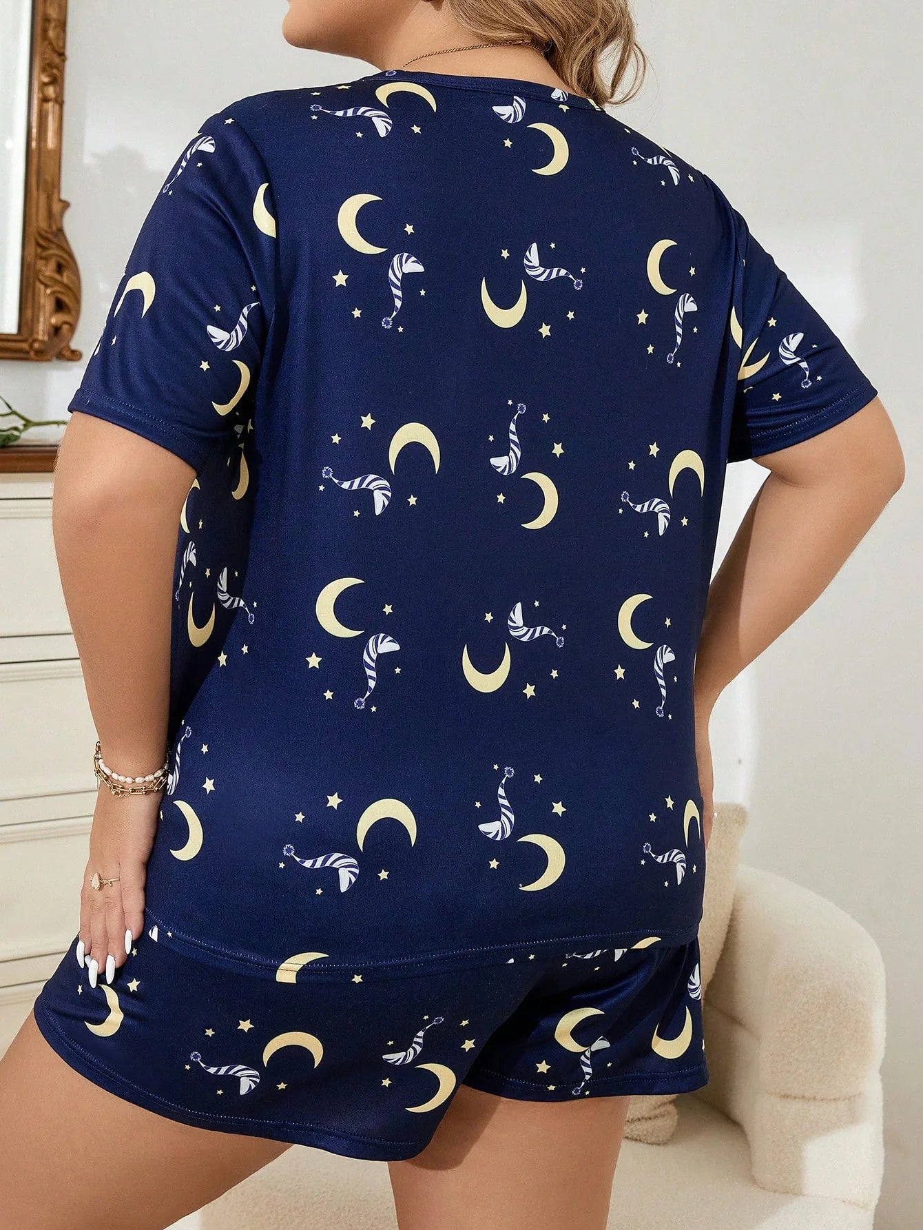 Conjunto de Pijama com Estampa de Lua e Estrela