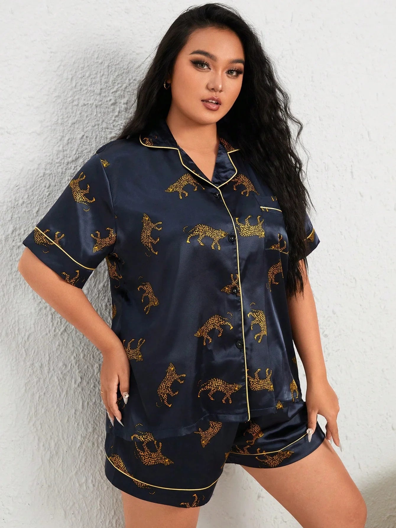 LuxeNights Conjunto de Pijama/Pijama em Cetim com Estampa Animal e Pesponto em Contraste