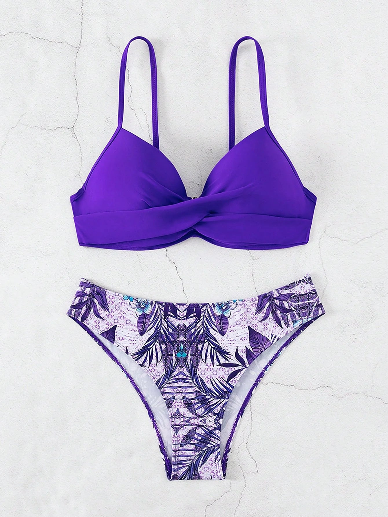 Conjunto de Maiô Bikini feminino para o verão com top sem alças cruzado à frente e Bottom de Maiô Bikini imprimido com plantas tropicais, roupa de banho, impressão aleatória