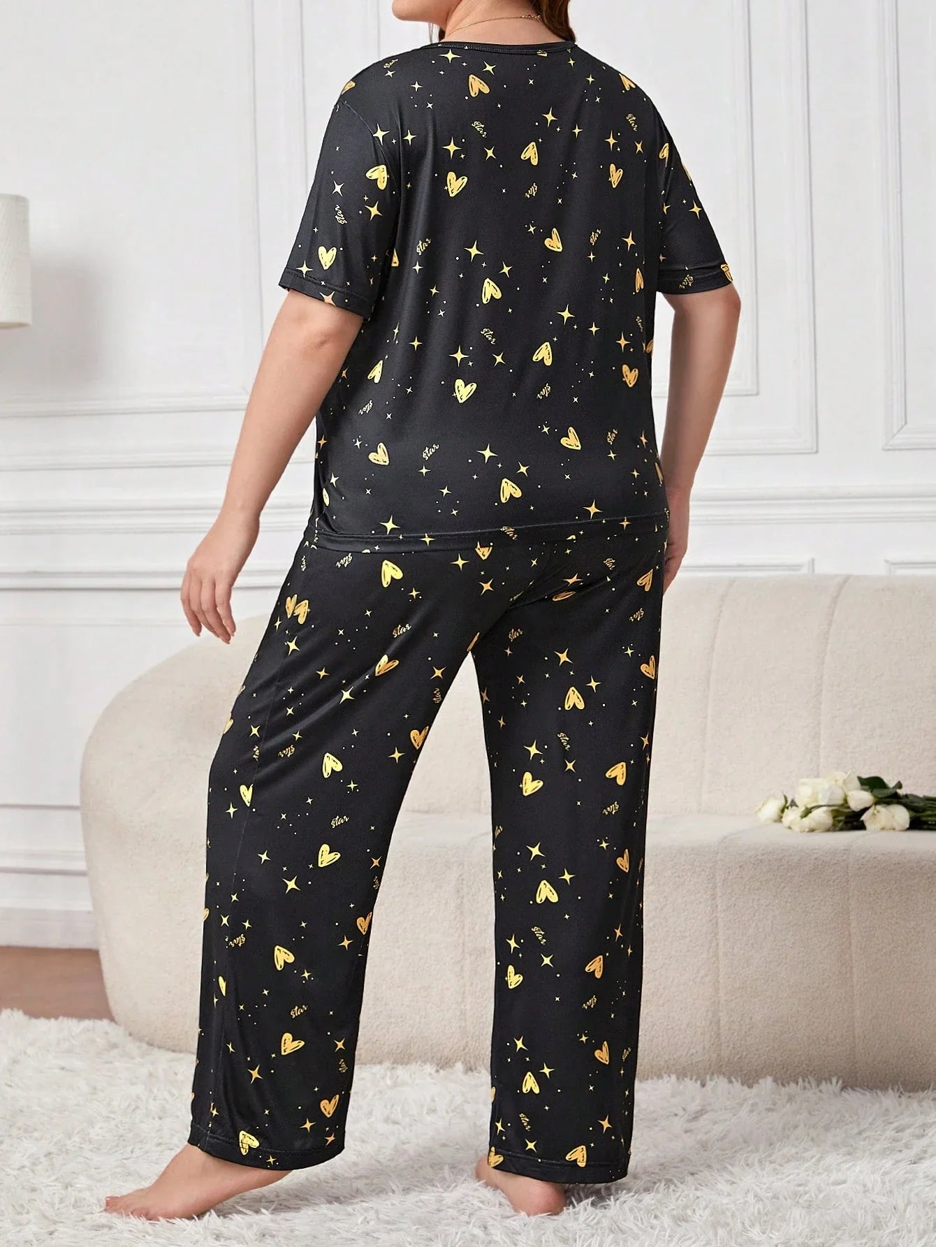 Conjunto de Pijama com Estampa de Coração e Estrela