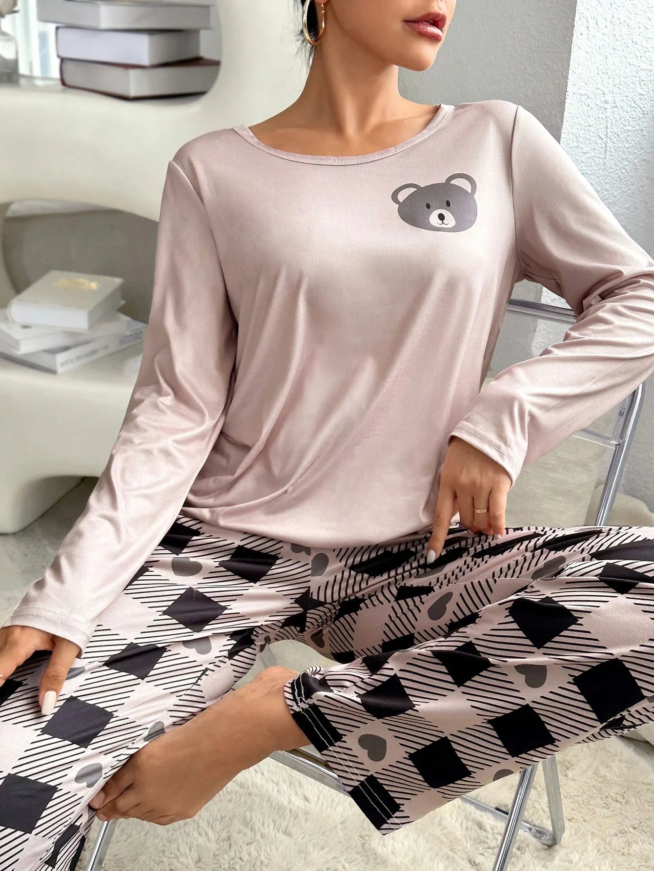 Conjunto de Pijama com Camiseta de Gráfico Cartoon e Calça Xadrez