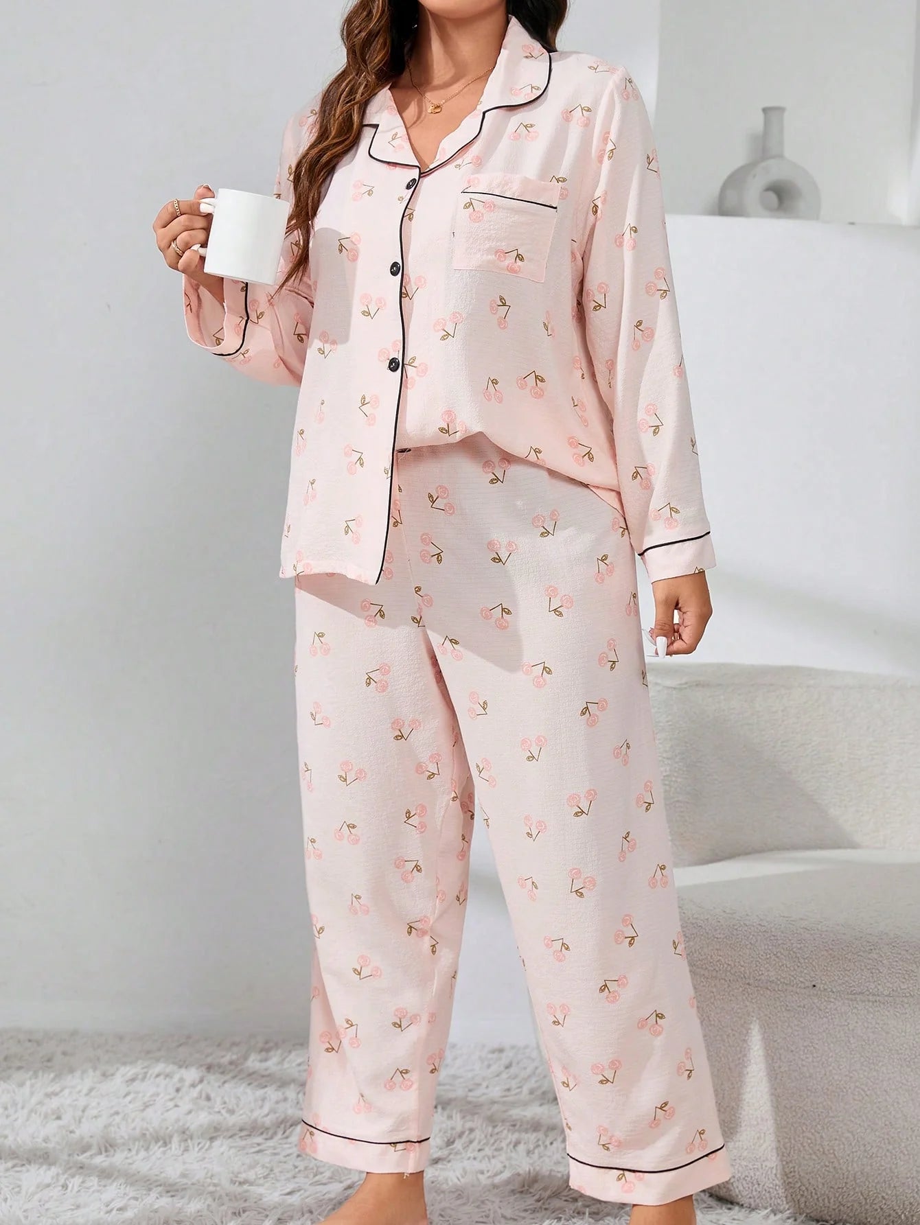 Conjunto de Pijama com Estampa Floral e Ribana de Contraste