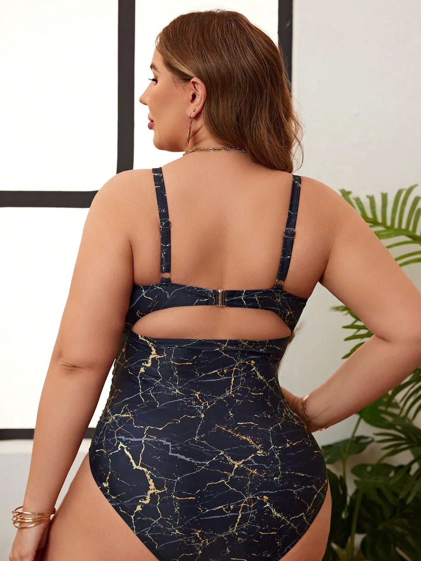 SHEIN Swim Curve Maiô de uma peça com decote com corrente e franzido, para Mulheres Plus Size, para Férias