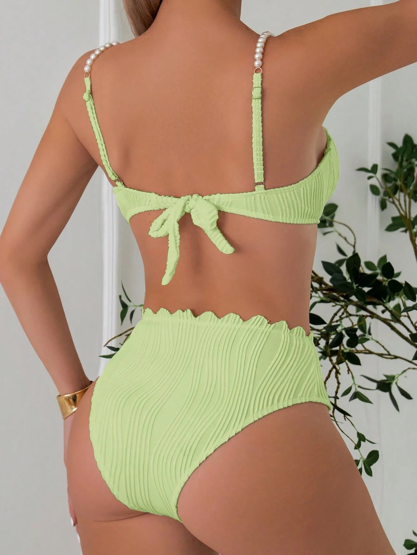 Conjunto de Maiô Bikini Sexy Feminino para o Verão na Praia com tiras de ombro decoradas com pérolas falsas