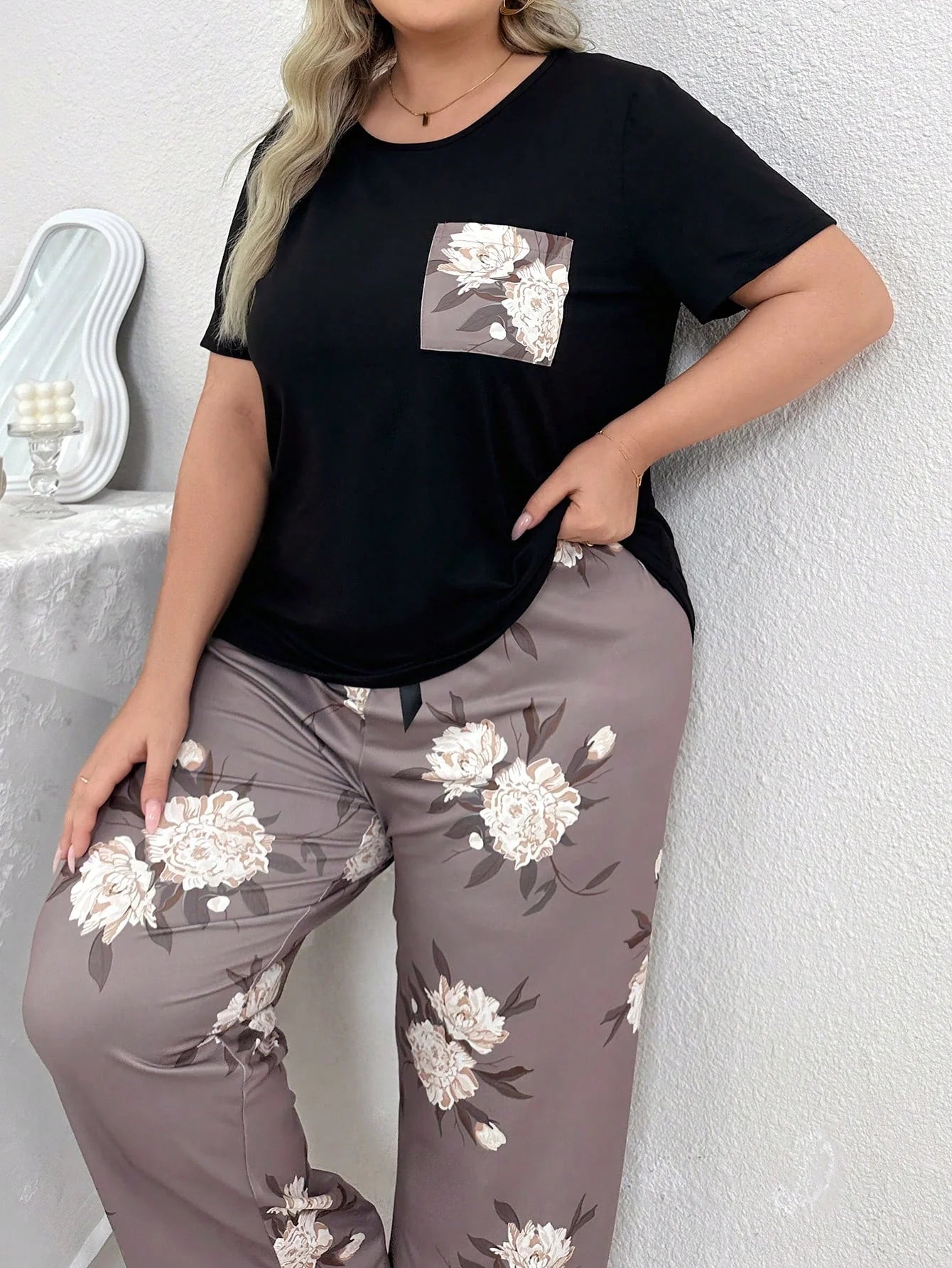 Conjunto de Pijama de Manga Curta e Calça Longa em Plus Size com Estampa