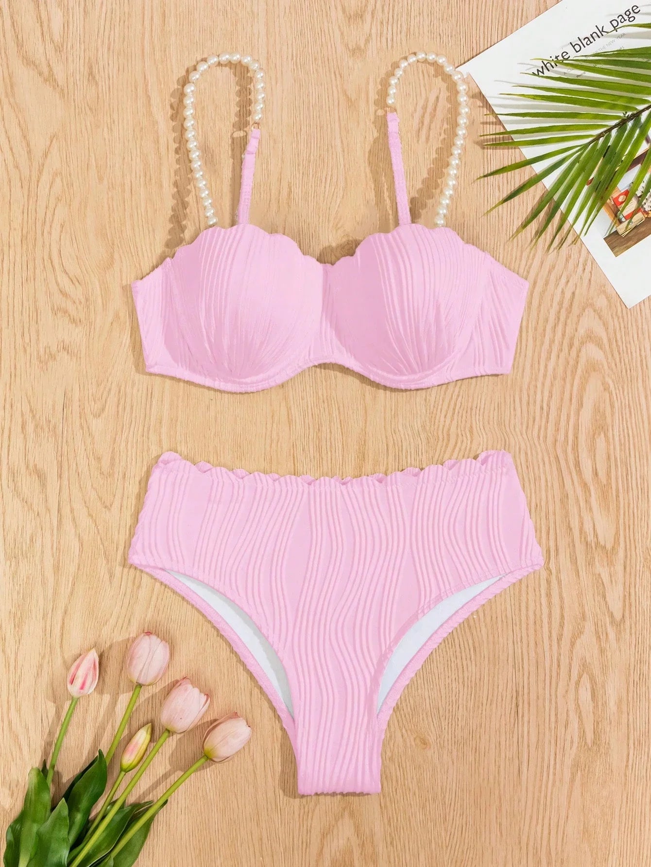Conjunto de Maiô Bikini Sexy Feminino para o Verão na Praia com tiras de ombro decoradas com pérolas falsas