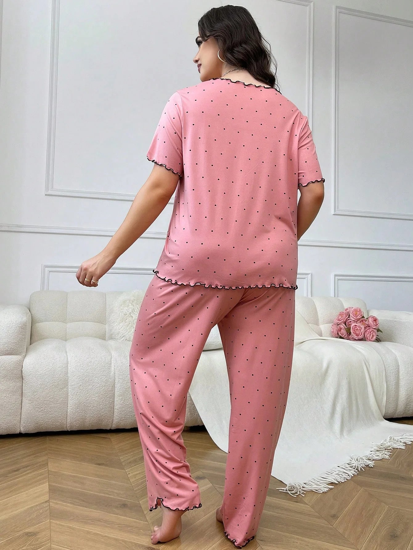 Conjunto de pijama com estampa de bolinhas, bainha de alface e laço, para mulheres em Plus Size