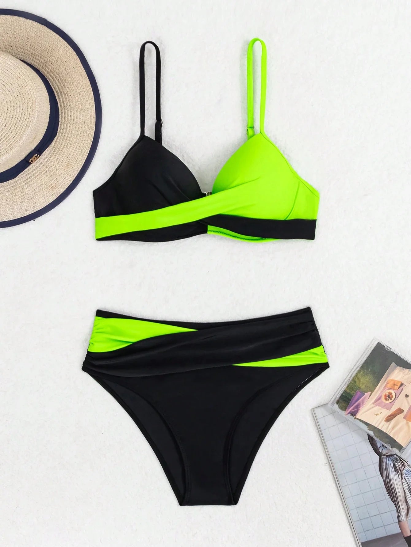 SHEIN Swim Conjunto de Bikini feminino com detalhe transversal em blocos de cores para o verão na praia
