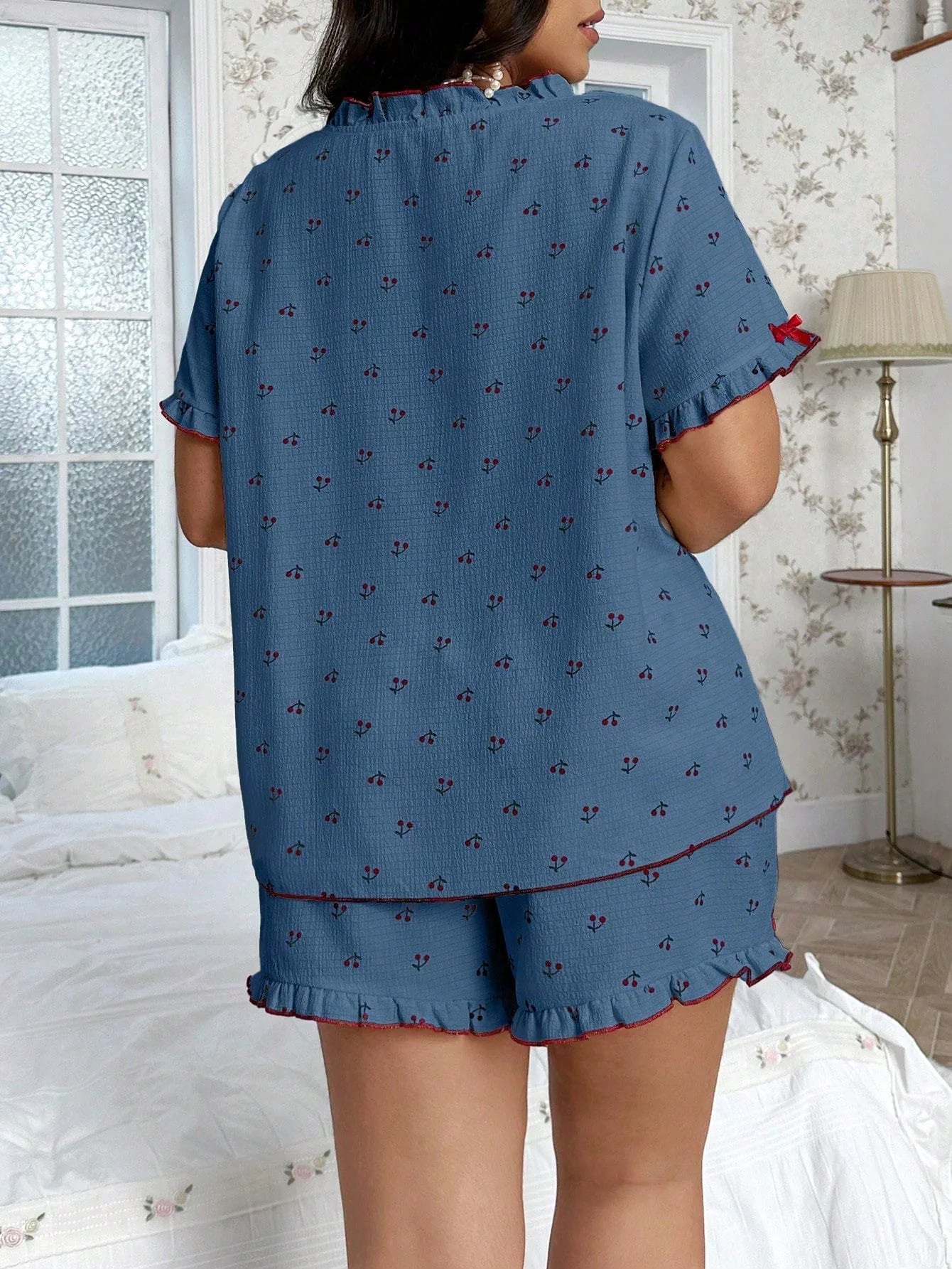 CottageSlumber Conjunto de Pijama Estampa de Cereja Tamanho Plus com Detalhes Pregueados e Frontal Aberto