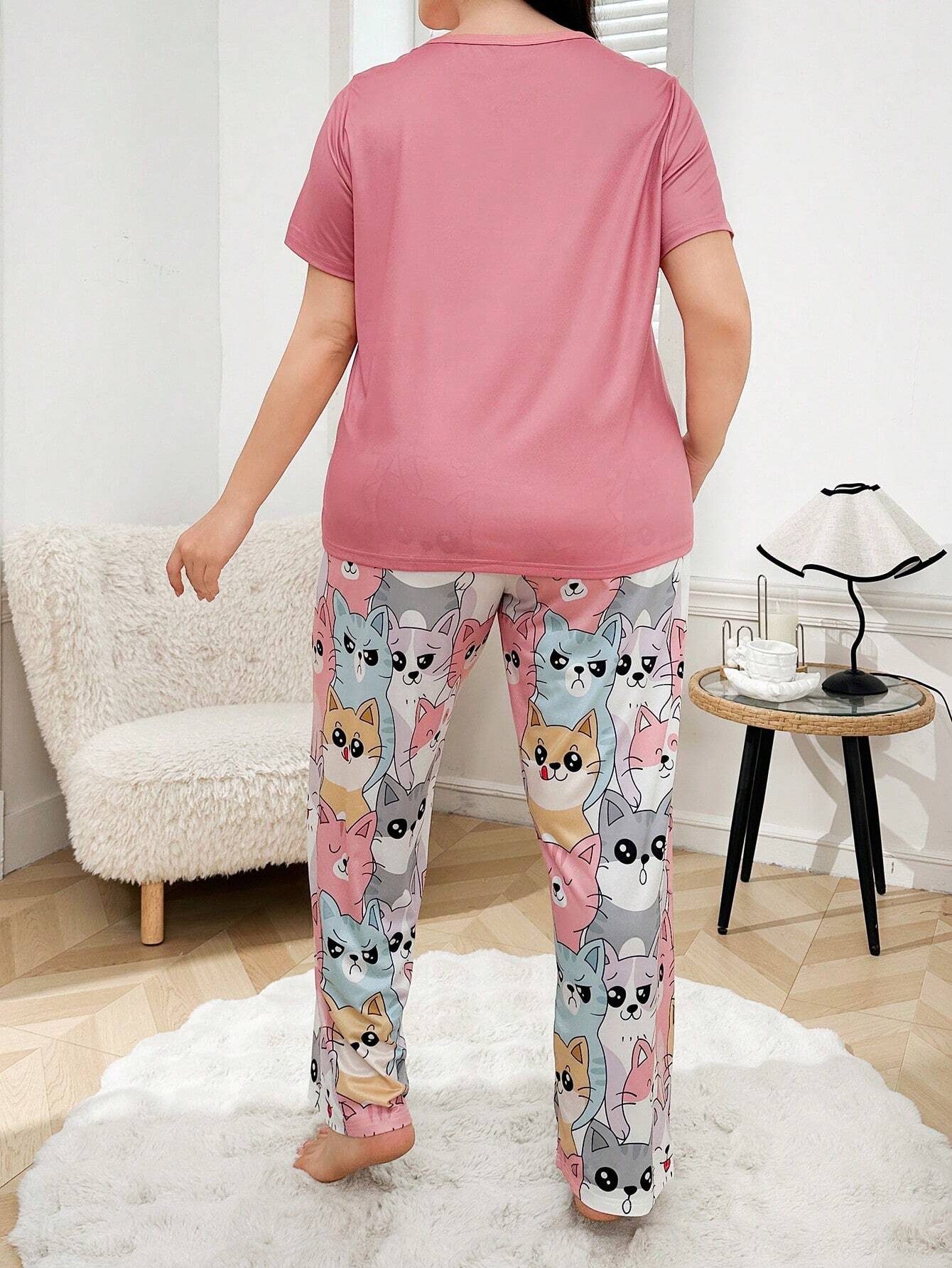 Conjunto de Pijama Estampa de Gato Fofa em Plus Size