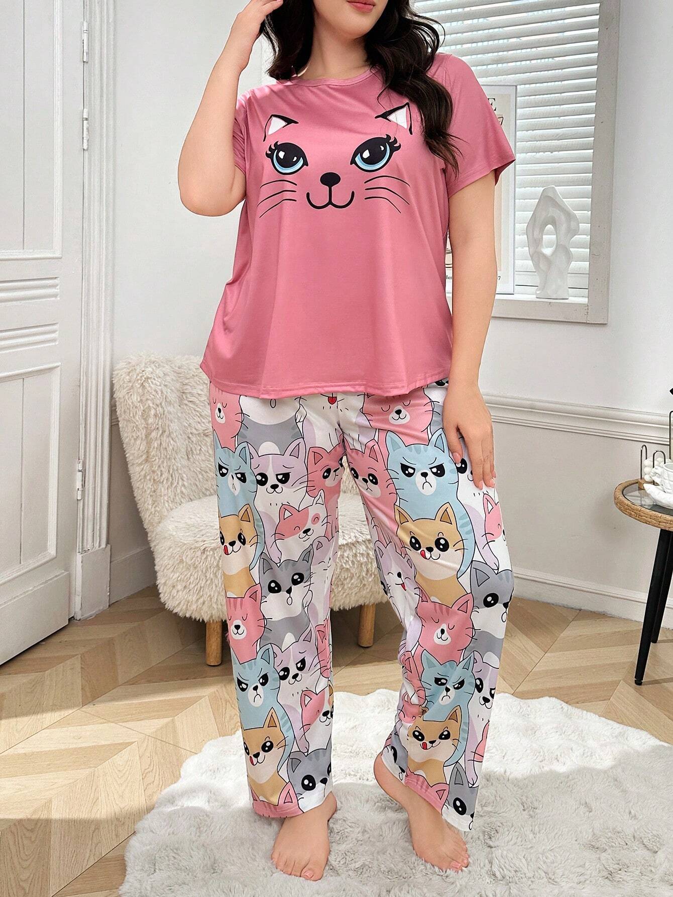 Conjunto de Pijama Estampa de Gato Fofa em Plus Size