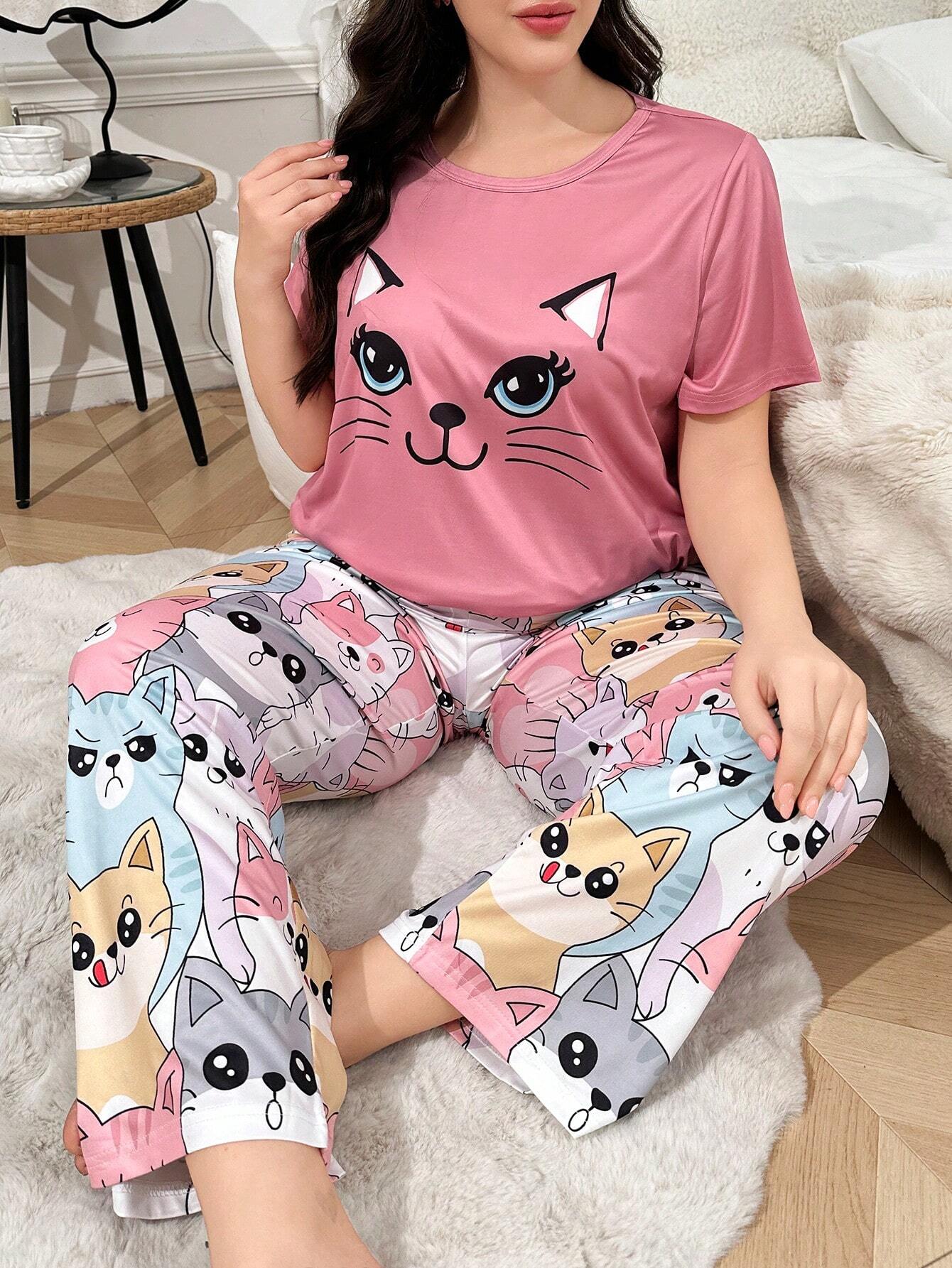 Conjunto de Pijama Estampa de Gato Fofa em Plus Size