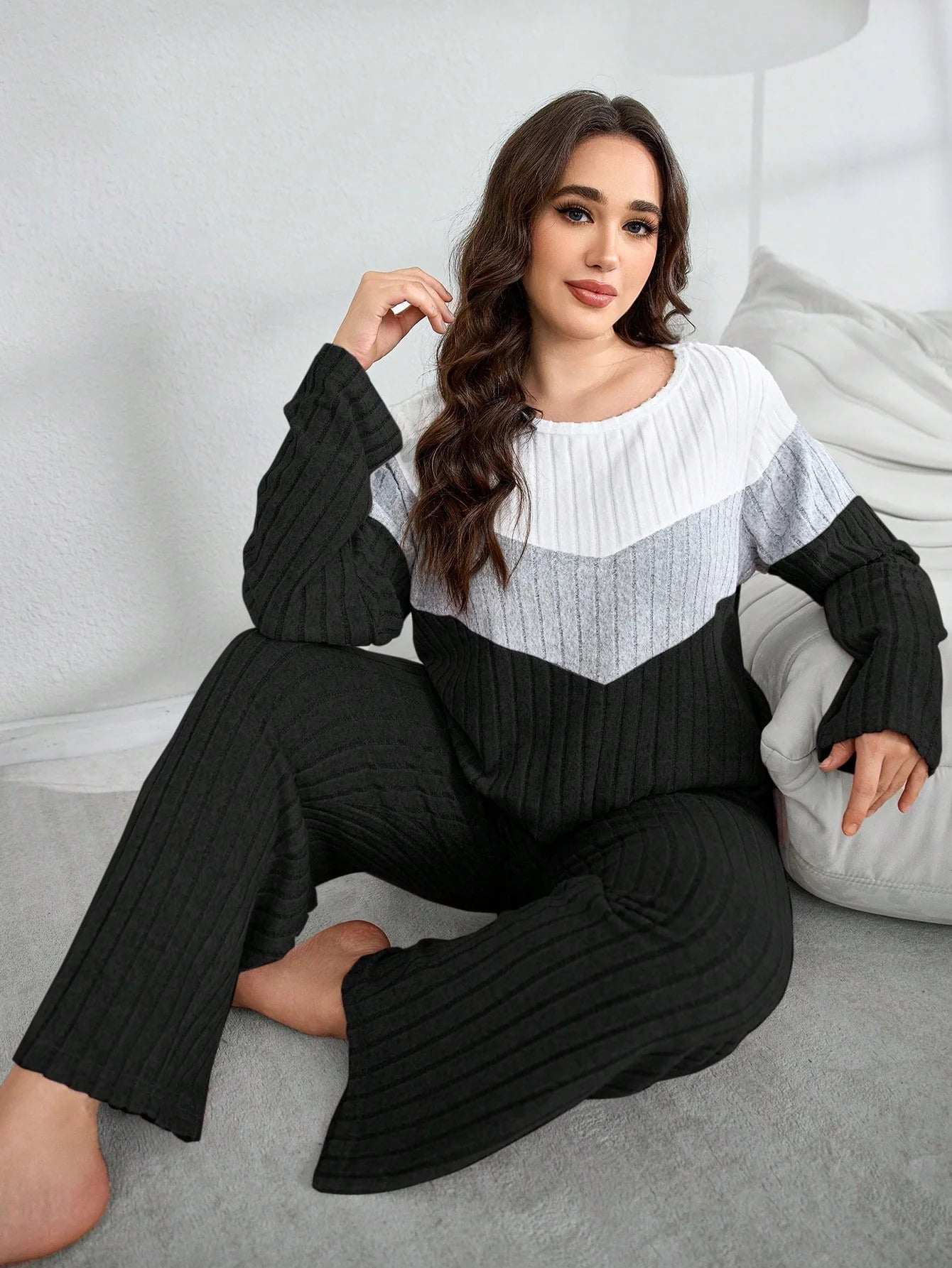 SHEIN My Everyday Conjunto de Pijama Folgado Plus Size de Tecido de Malha Felpudo Retalho