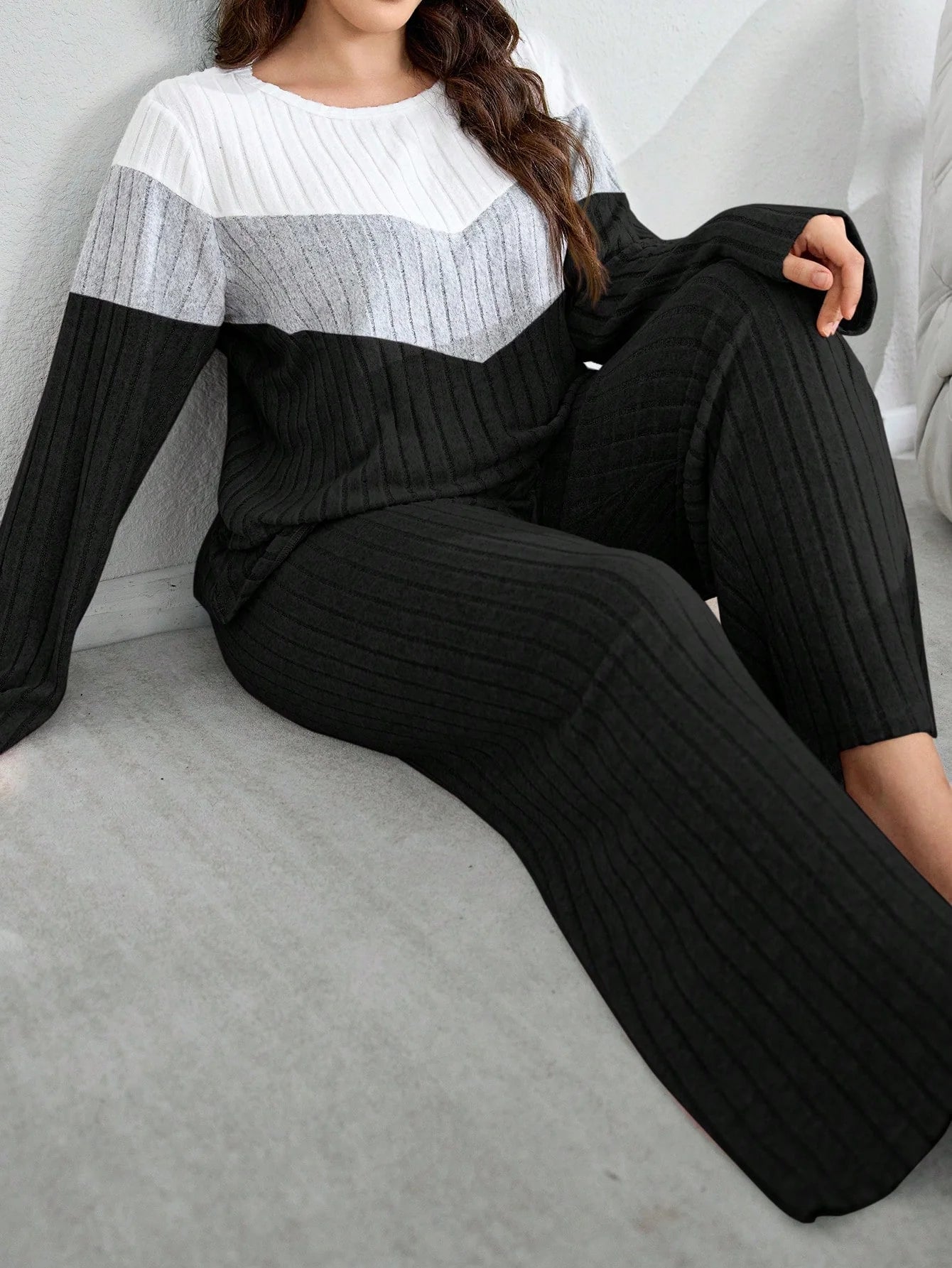 SHEIN My Everyday Conjunto de Pijama Folgado Plus Size de Tecido de Malha Felpudo Retalho