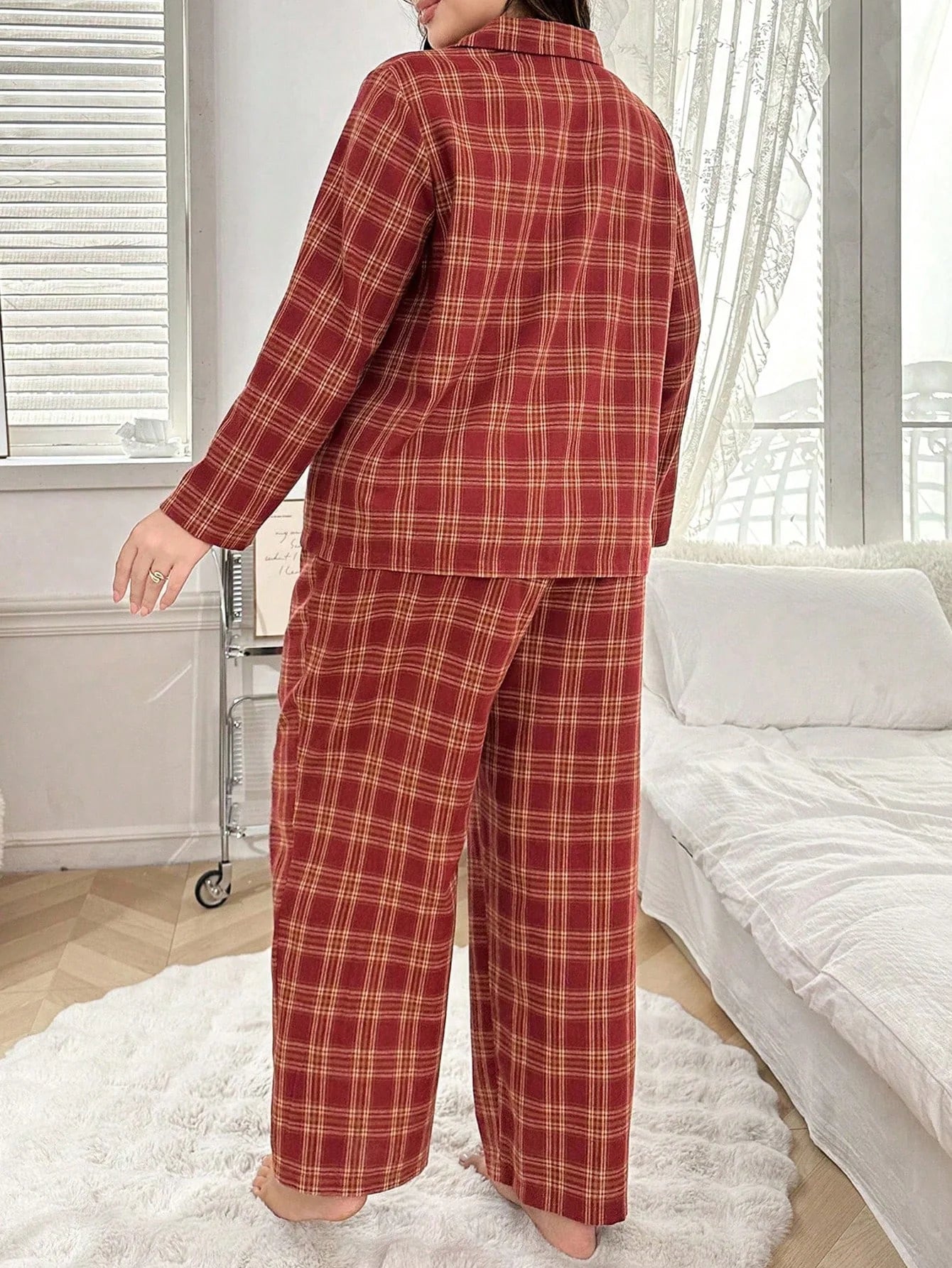 Conjunto de Pijama com Cardigan de Gola Xadrez de Plus Size, Manga Longa e Calça Longa