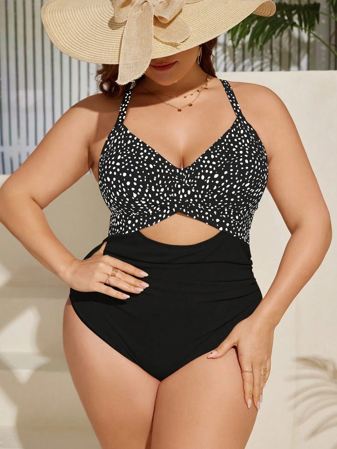 SHEIN Swim Curve Maiô Elegante e Sexy com Twist e Recorte, Plus Size, Adequado para Férias de Verão
