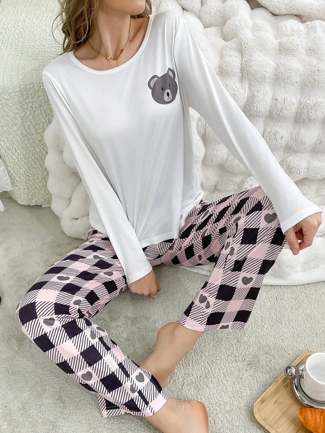Conjunto de Pijama com Camiseta de Gráfico Cartoon e Calça Xadrez
