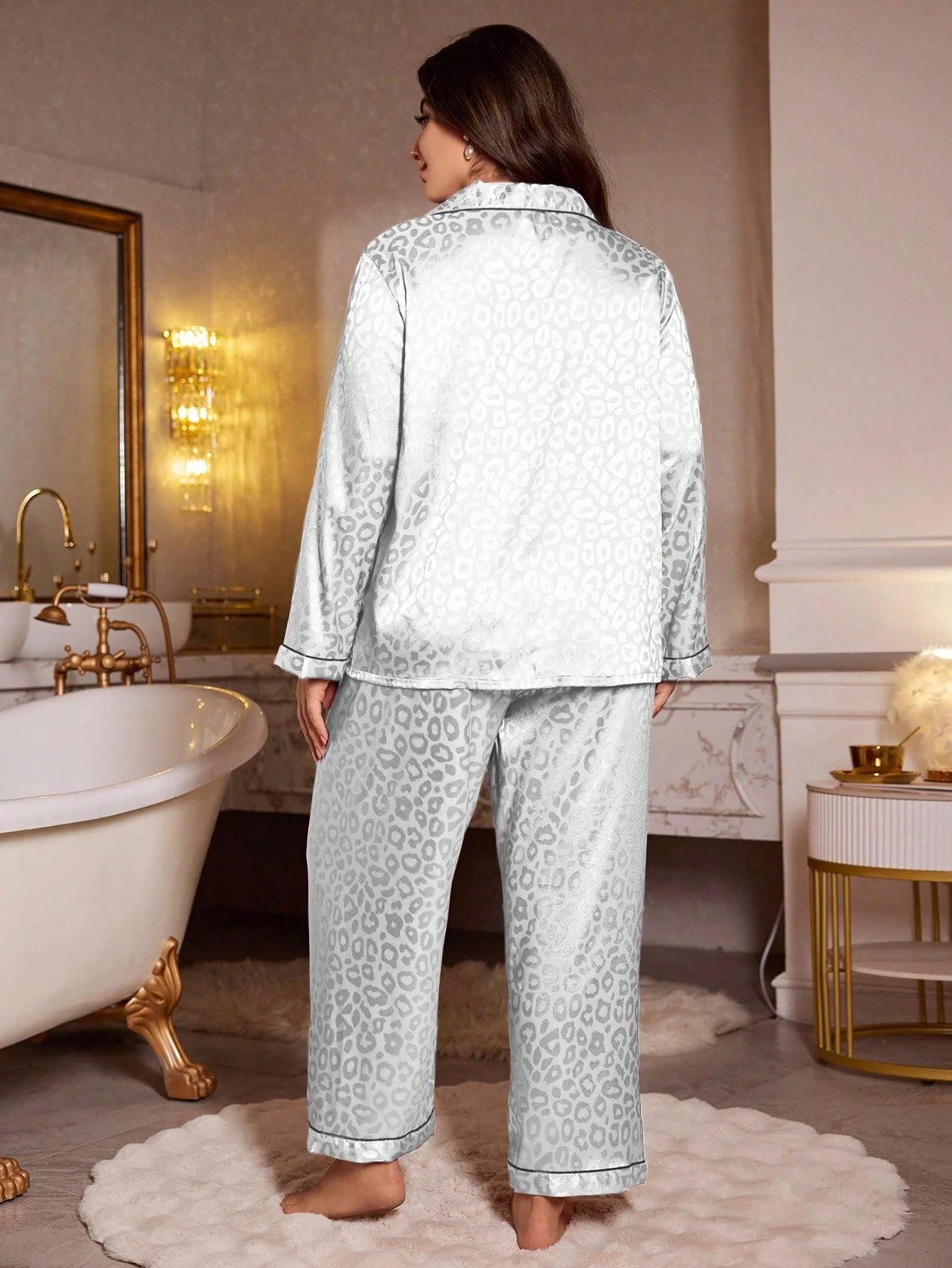 LuxeNights Conjunto de Pijama com Cardigan Lapela de Jacquard de Falso Seda Estampa Onça Plus Size