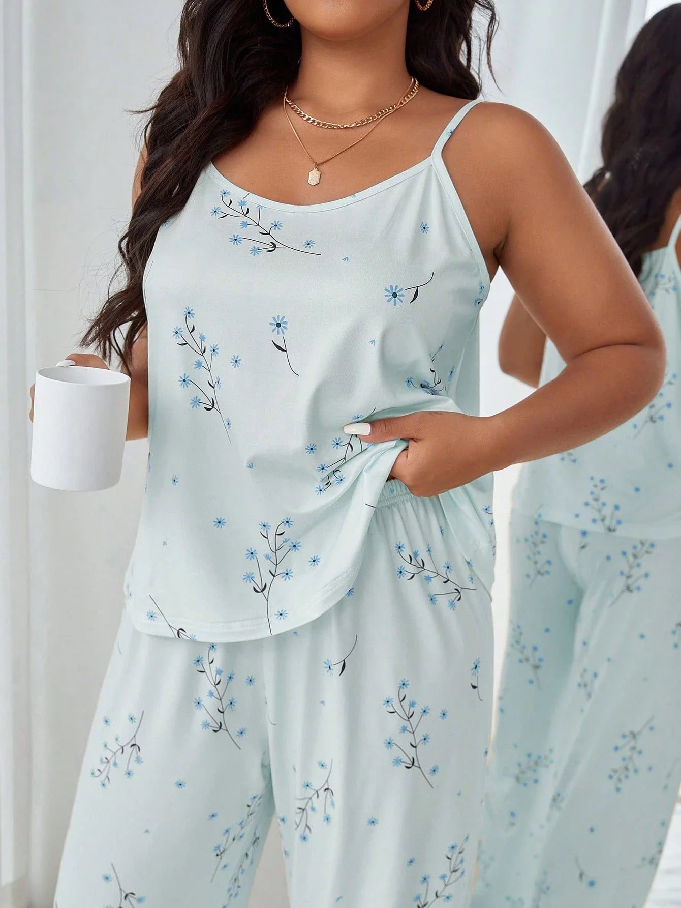 Conjunto de Pijama com Camiseta Alça e Calça com Estampa Floral