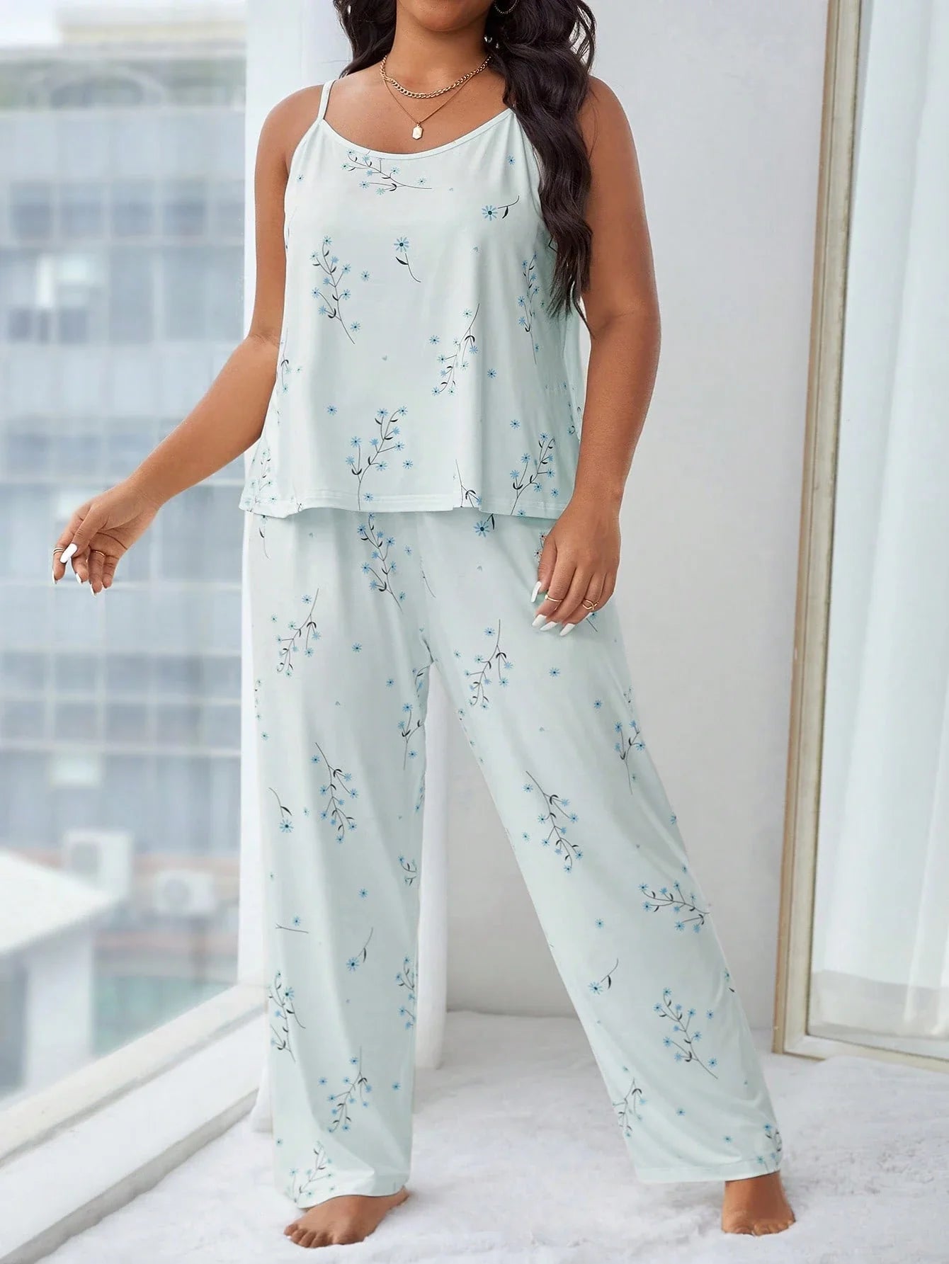 Conjunto de Pijama com Camiseta Alça e Calça com Estampa Floral