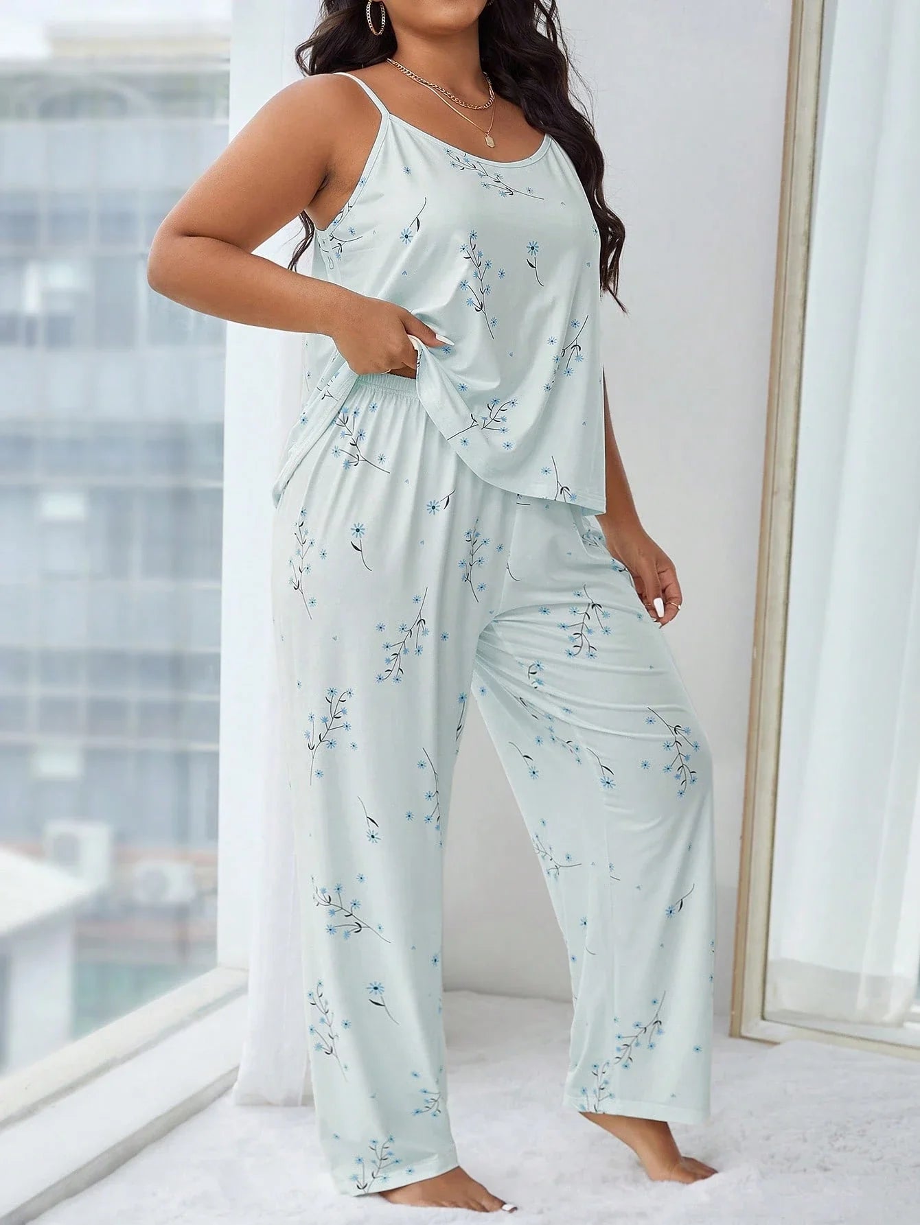 Conjunto de Pijama com Camiseta Alça e Calça com Estampa Floral