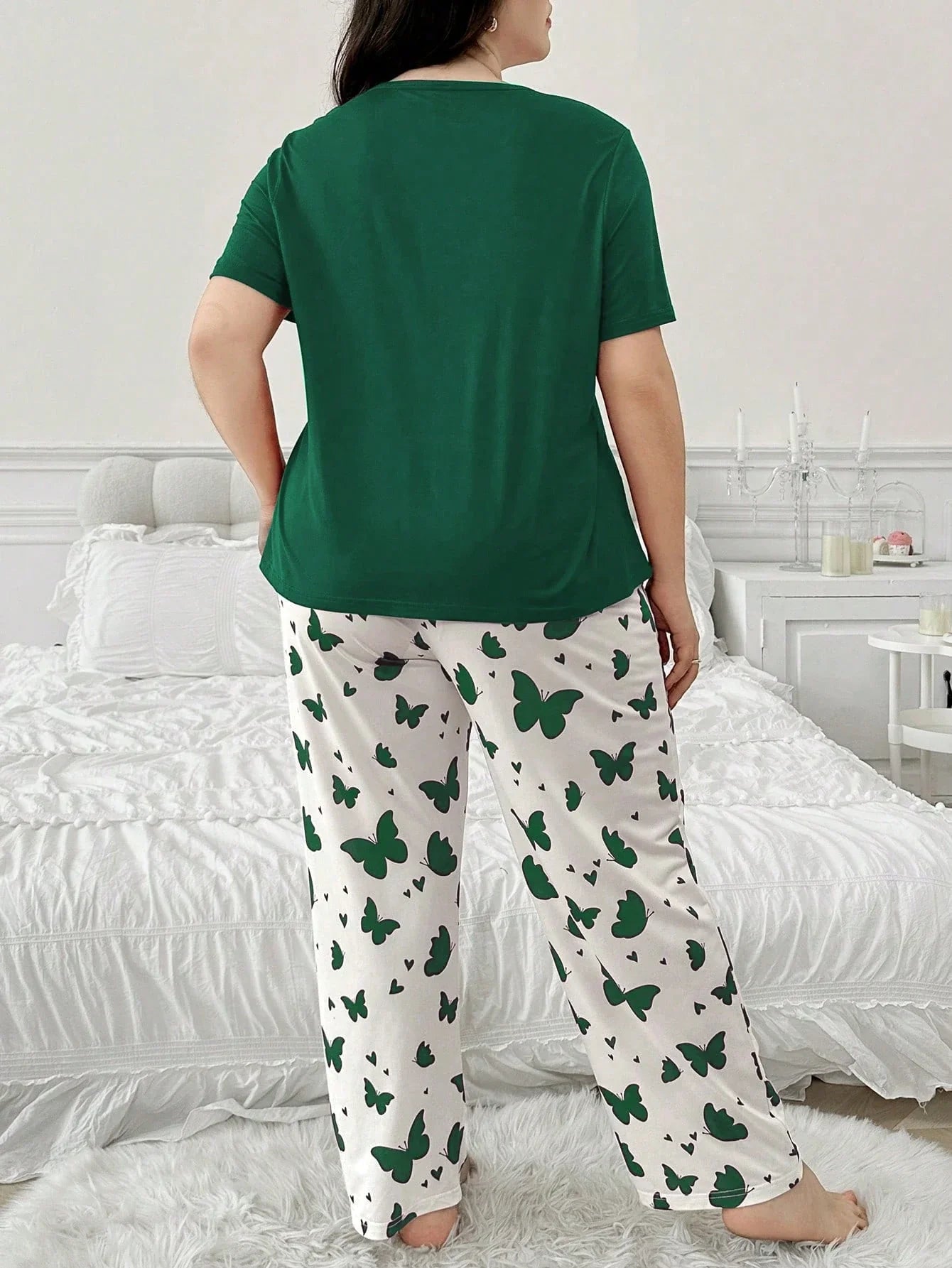 Conjunto de Pijama Plus Size com Estampa de Borboleta e Letra de Manga Curta para Mulheres