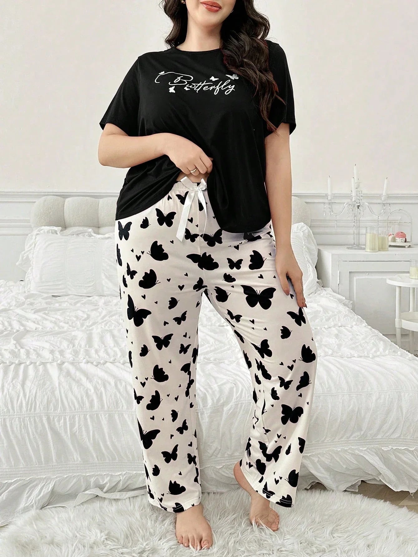 Conjunto de Pijama Plus Size com Estampa de Borboleta e Letra de Manga Curta para Mulheres
