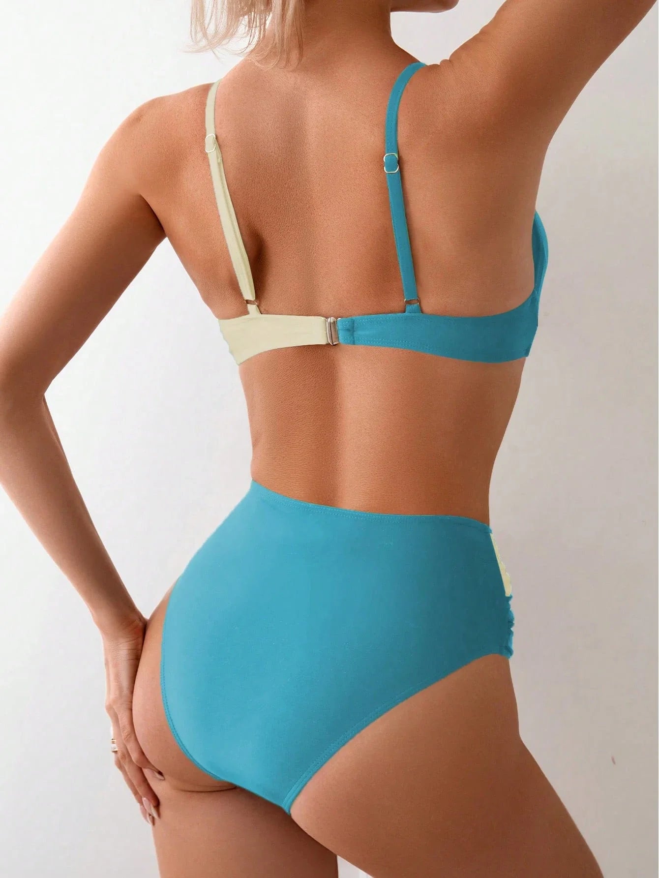 SHEIN Swim Conjunto de Bikini feminino com detalhe transversal em blocos de cores para o verão na praia