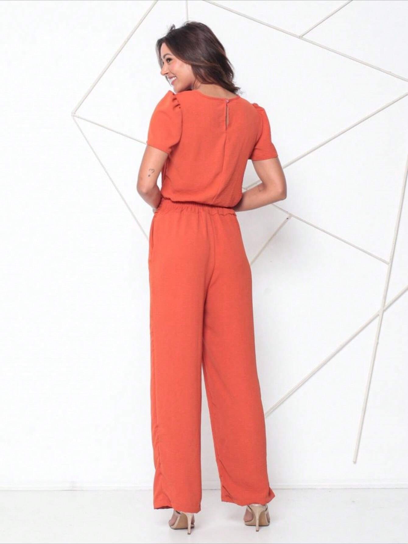 Conjunto Blusa Manga Bishop Com Gola Redonda E Calça Larga Pregas Brenda