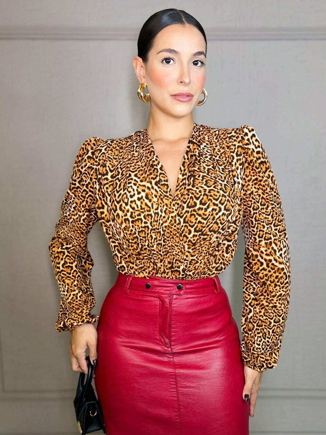 Blusa Manga Longa Bufante Com Decote Em V Daniela