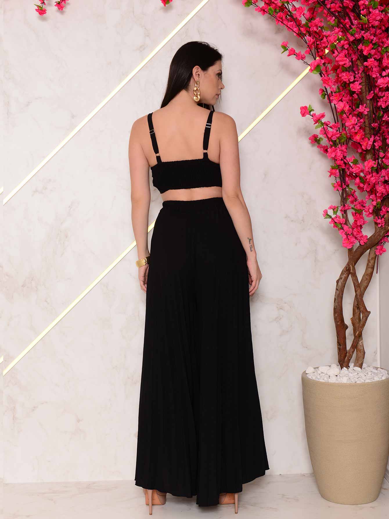 Conjunto Calça Pantalona Plissada E Cropped Top Maitê Conjuntos Femininos