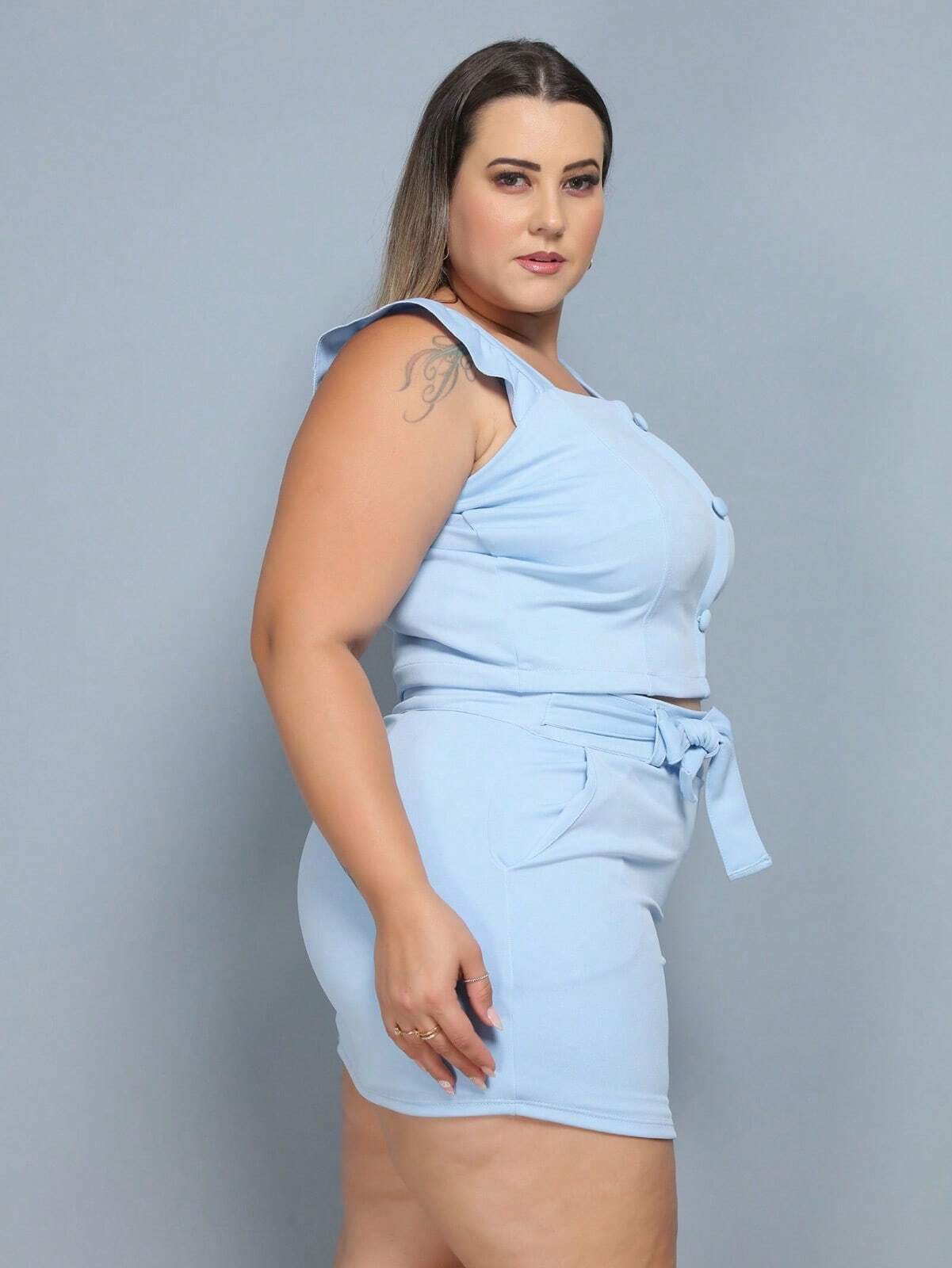 Conjunto Blusa Sem Manga Com Babado E Short Saia Cinto De Amarração Monique