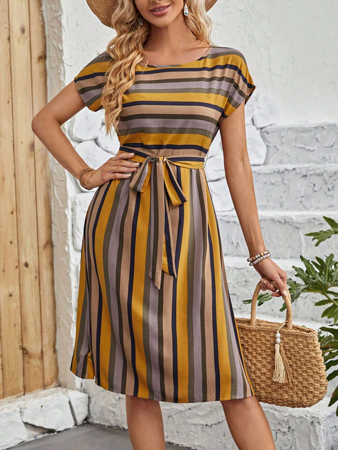 Vestido com Cinto Listrado Norah