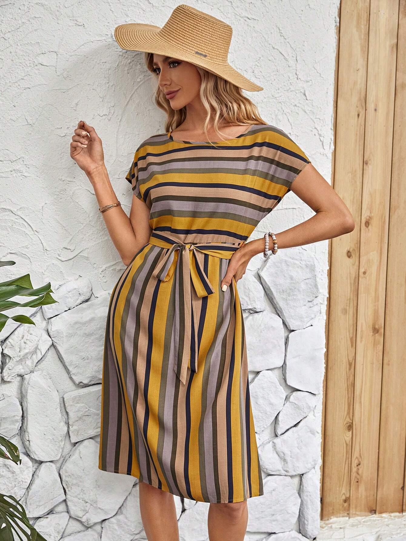 Vestido com Cinto Listrado Norah