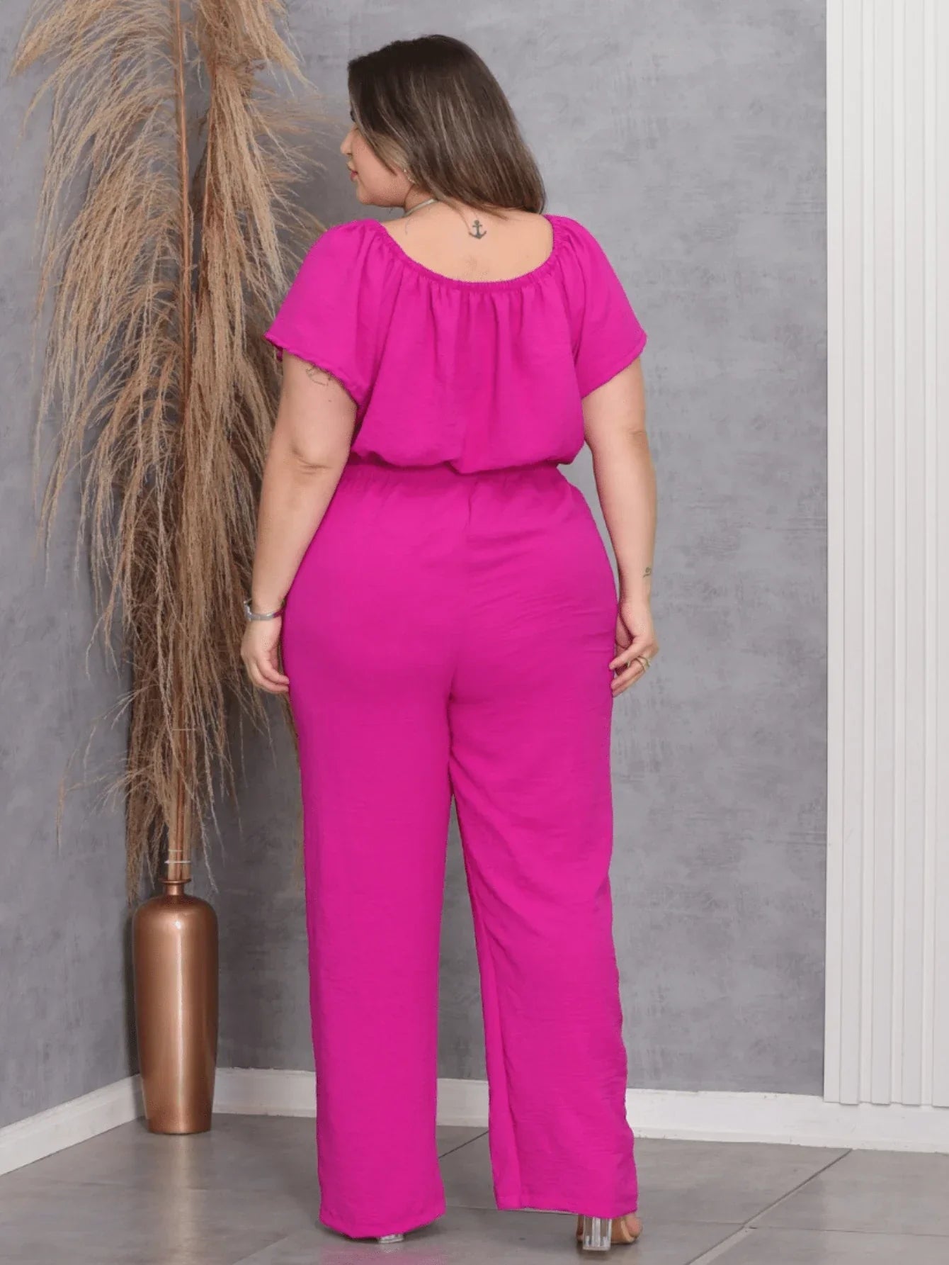 Macacão Perna Longa Com Gola Ombro Á Plus Size Kelly