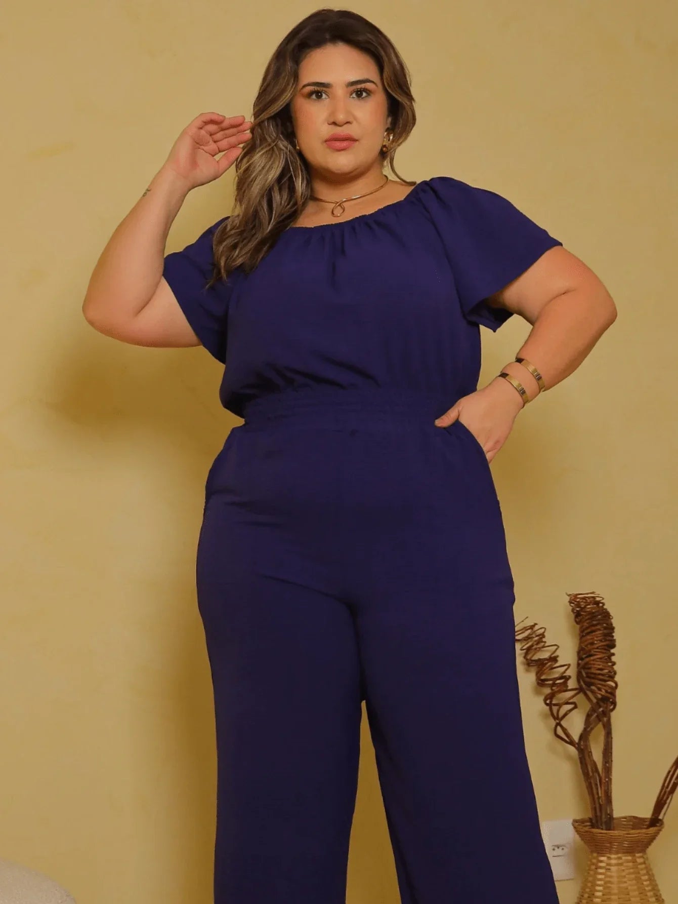 Macacão Perna Longa Com Gola Ombro Á Plus Size Kelly