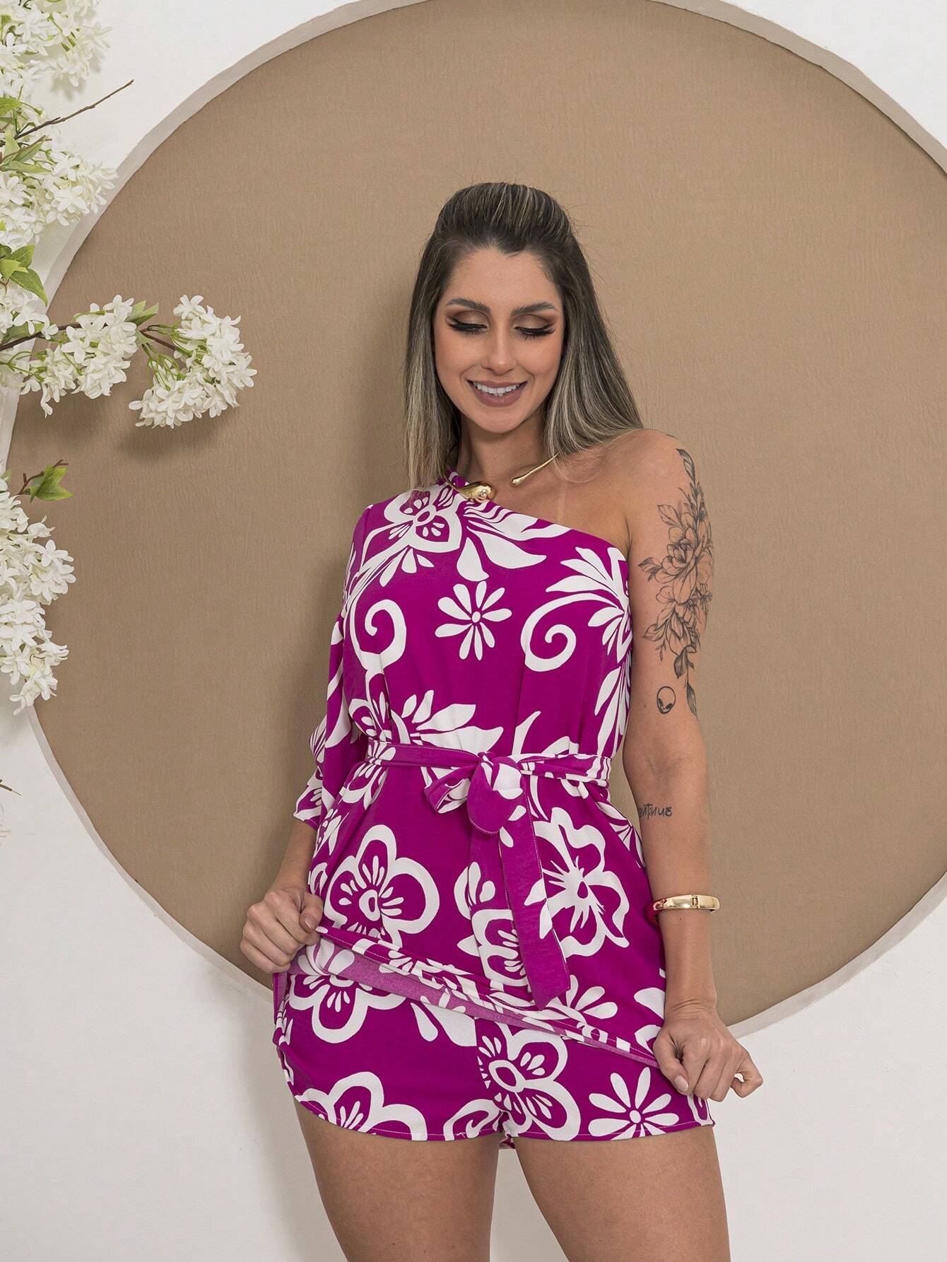 Macaquinho Com Gola Assimétrica Viviane