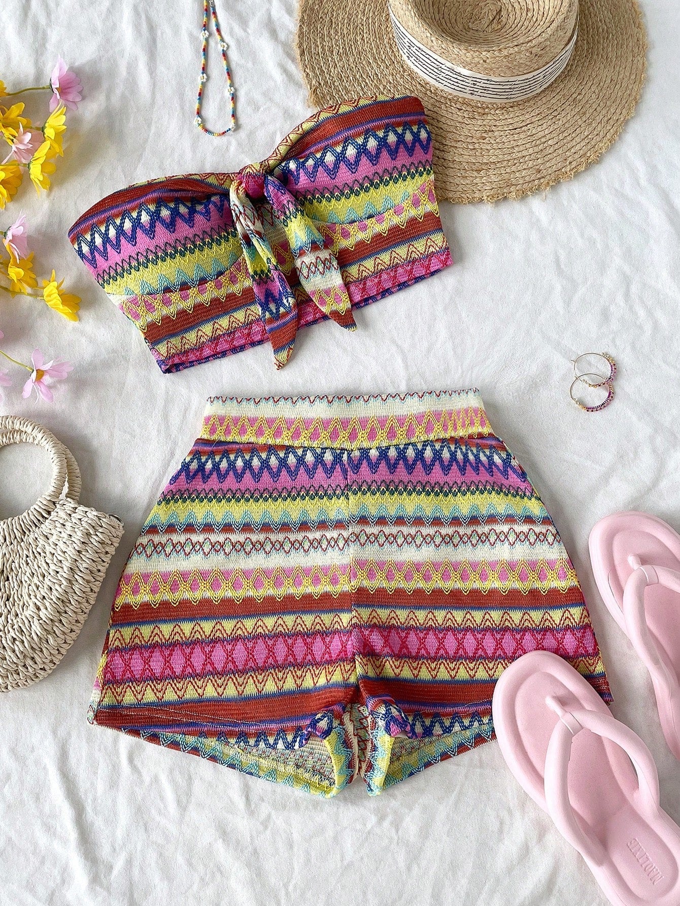 Conjunto Casual 2 Peças - Top Bandeau e Shorts Cintura Alta