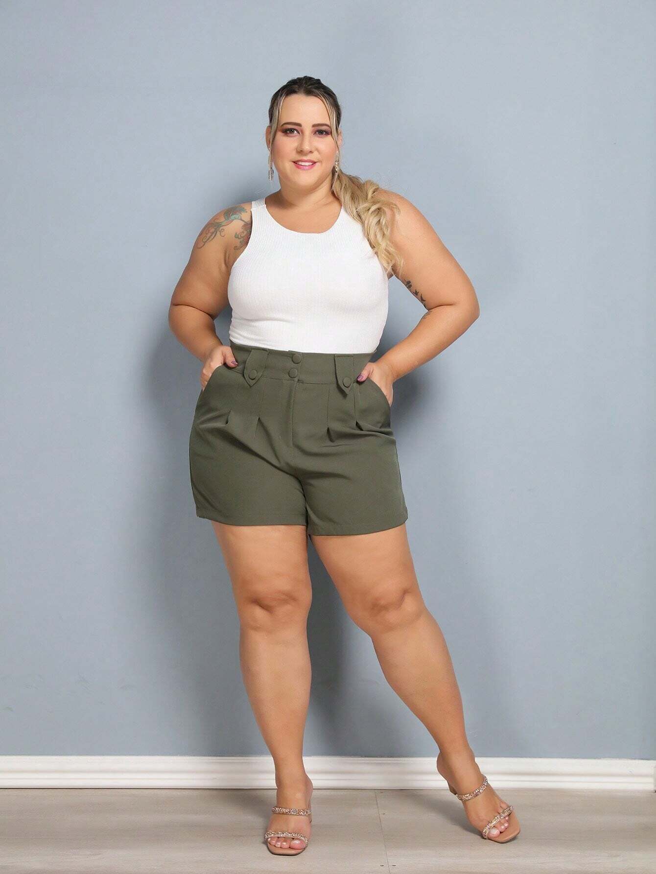 Short Alfaiataria Meia Coxa Plus Size Natali