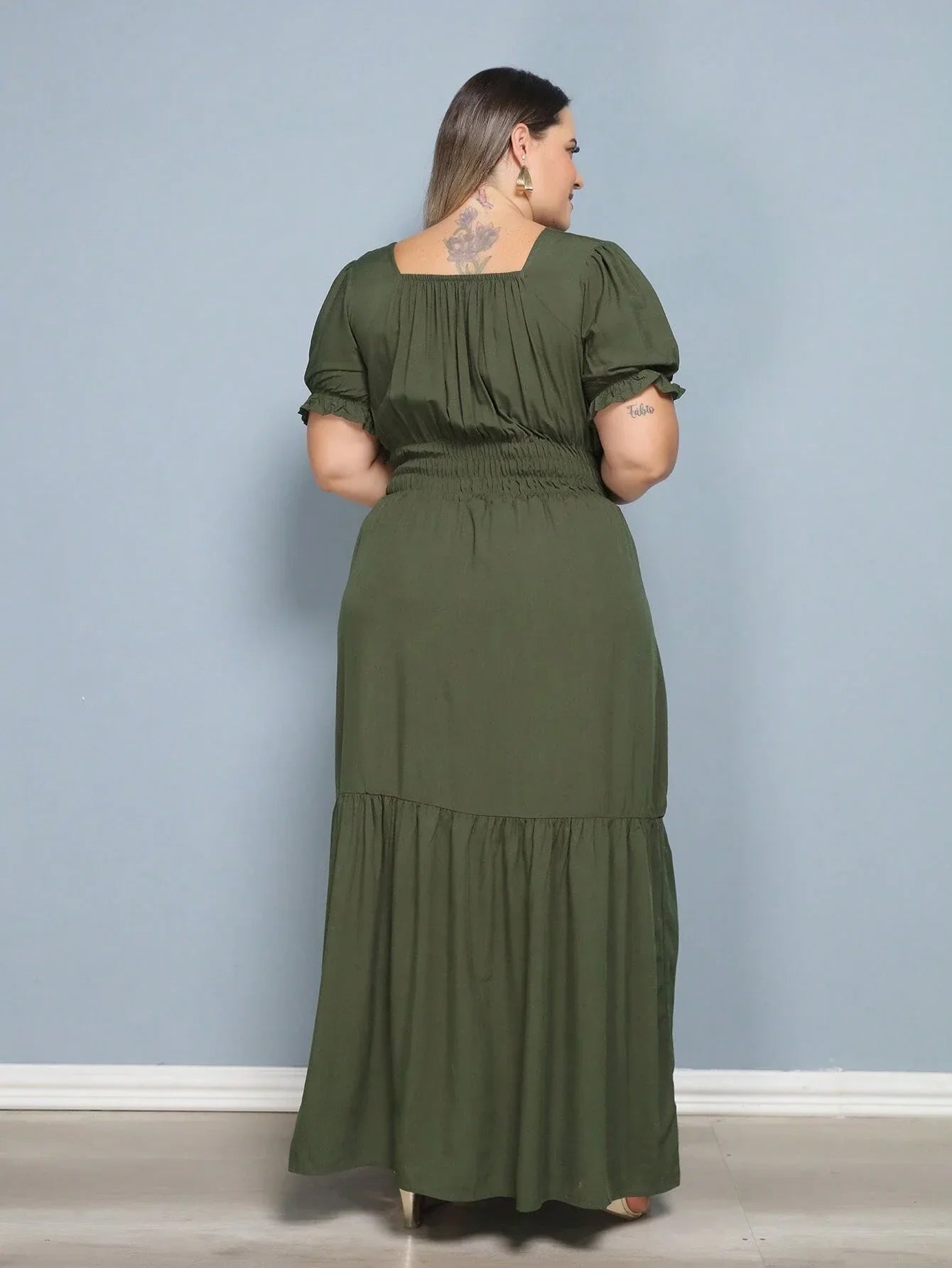 Vestido Longo Manga Bufante Com Babado Plus Size Taís