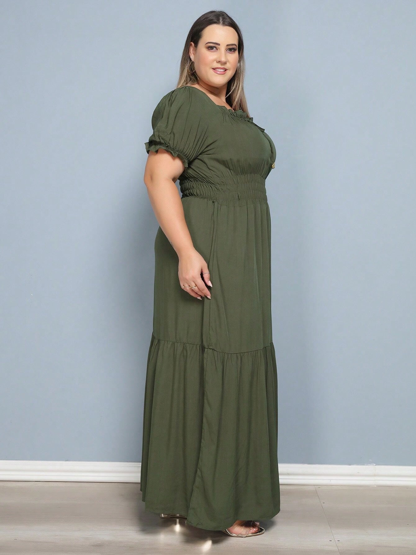 Vestido Longo Manga Bufante Com Babado Plus Size Taís