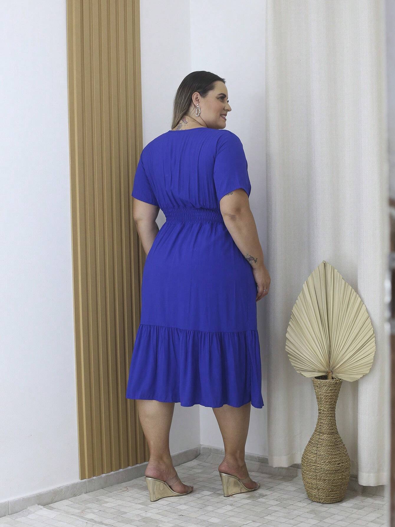 Vestido Midi Com Bainha E Botões Plus Size Samara