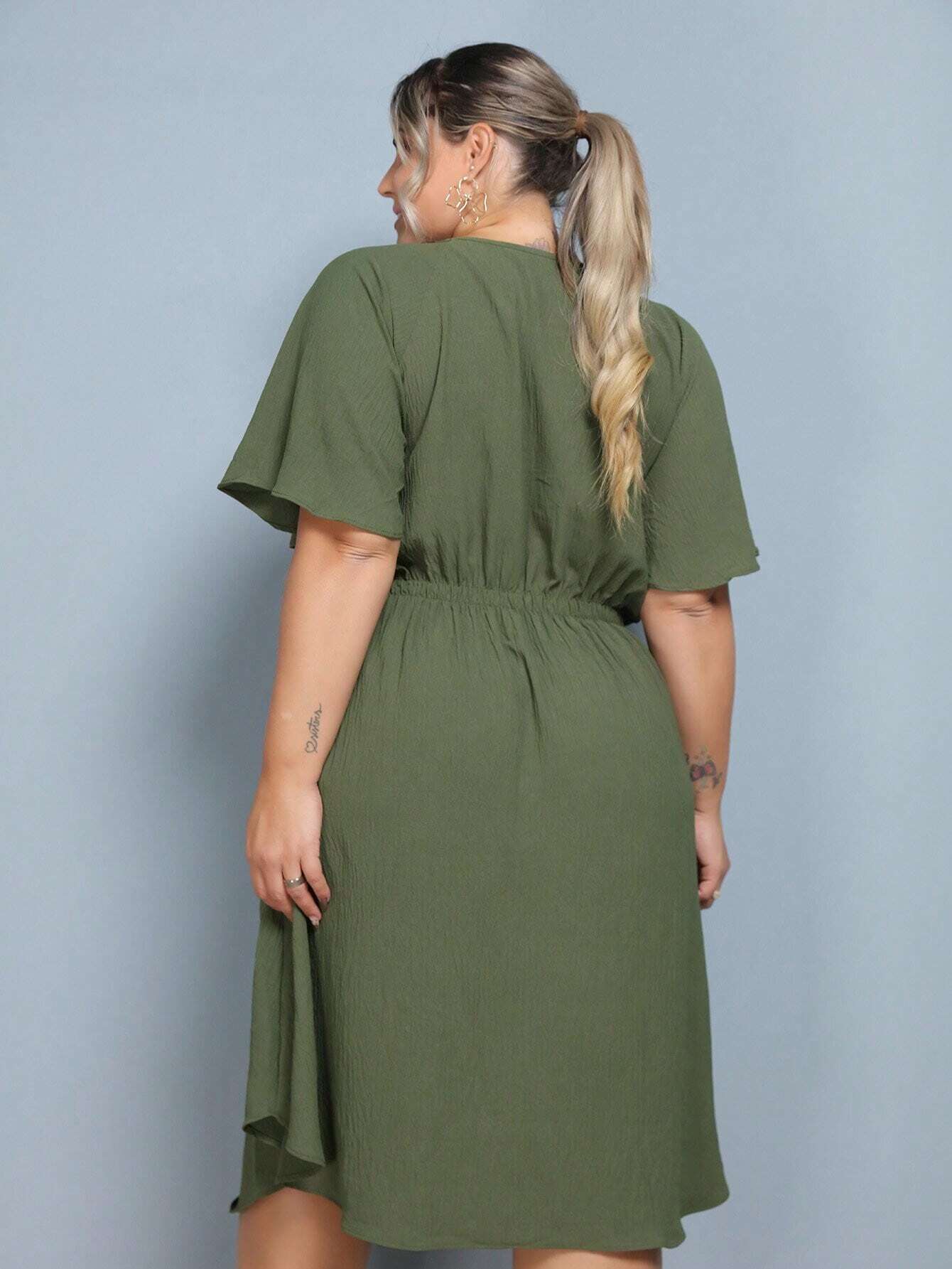 Vestido Com Manga Esvoaçante E Cinto De Amarração Bárbara