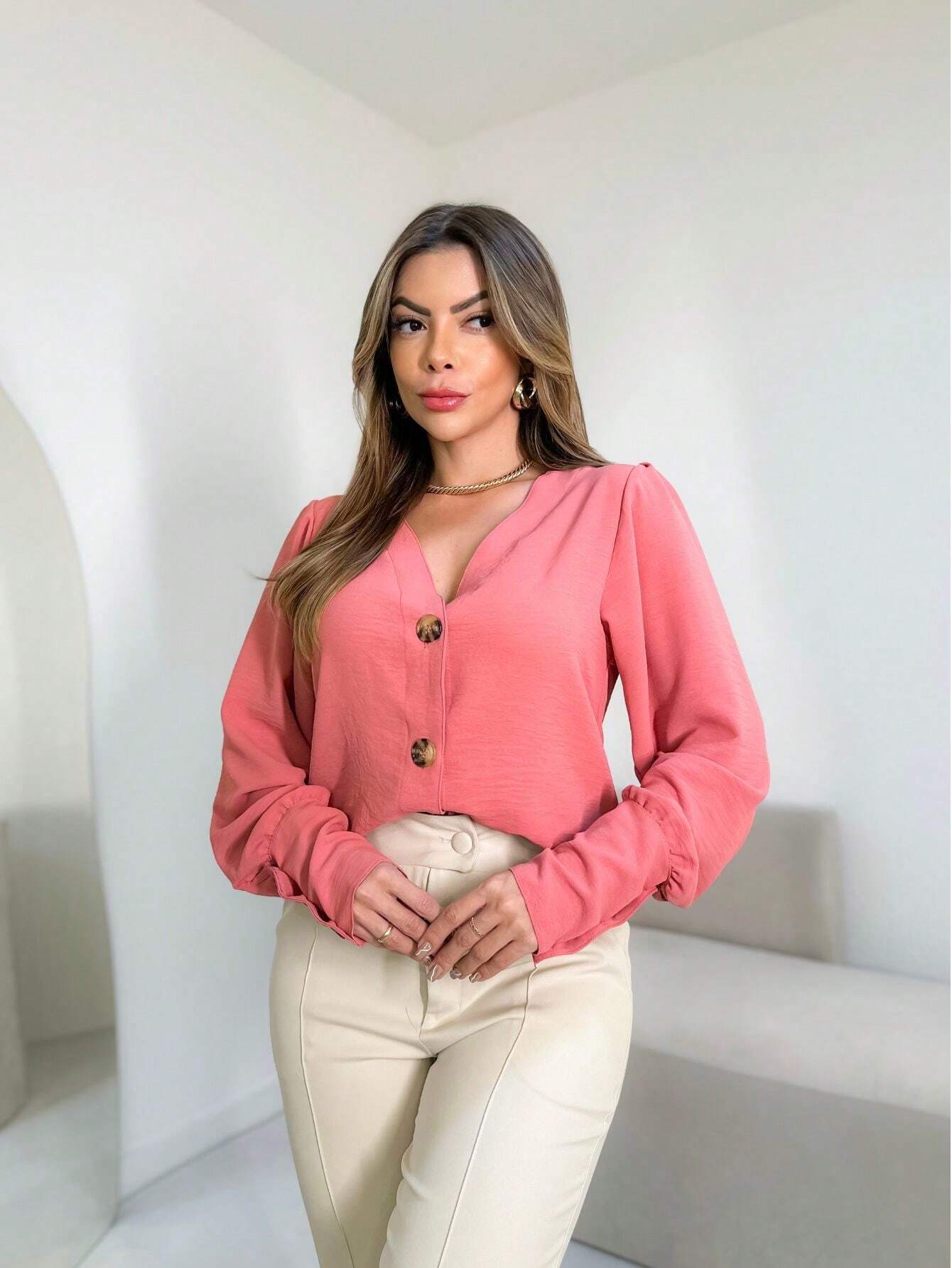 Camisa Manga Longa Decote Em V Com Botão Cristina Rosa Chiclete / P