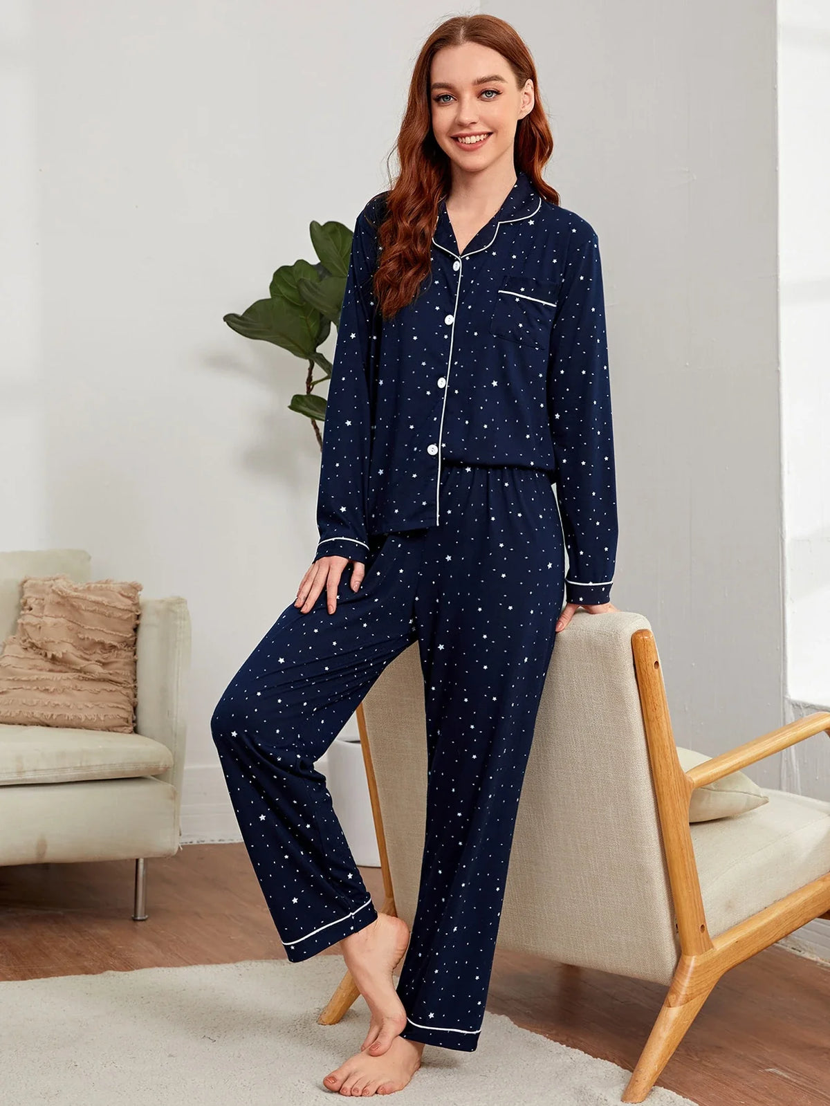 Conjunto de Pijama / Pijama com Estampa Galáxia e Barrado Contrastante