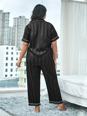 Conjunto de Pijama com Blusa de Cetim e Calça com Piping de Contraste em Jacquard Listrado