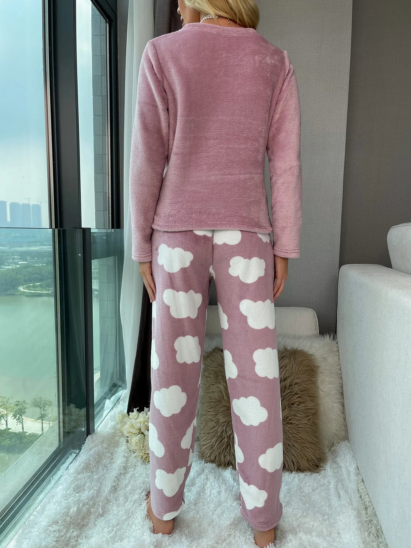 Conjunto de Pijama de Manga Longa de Flanela com Bordado de Cílios